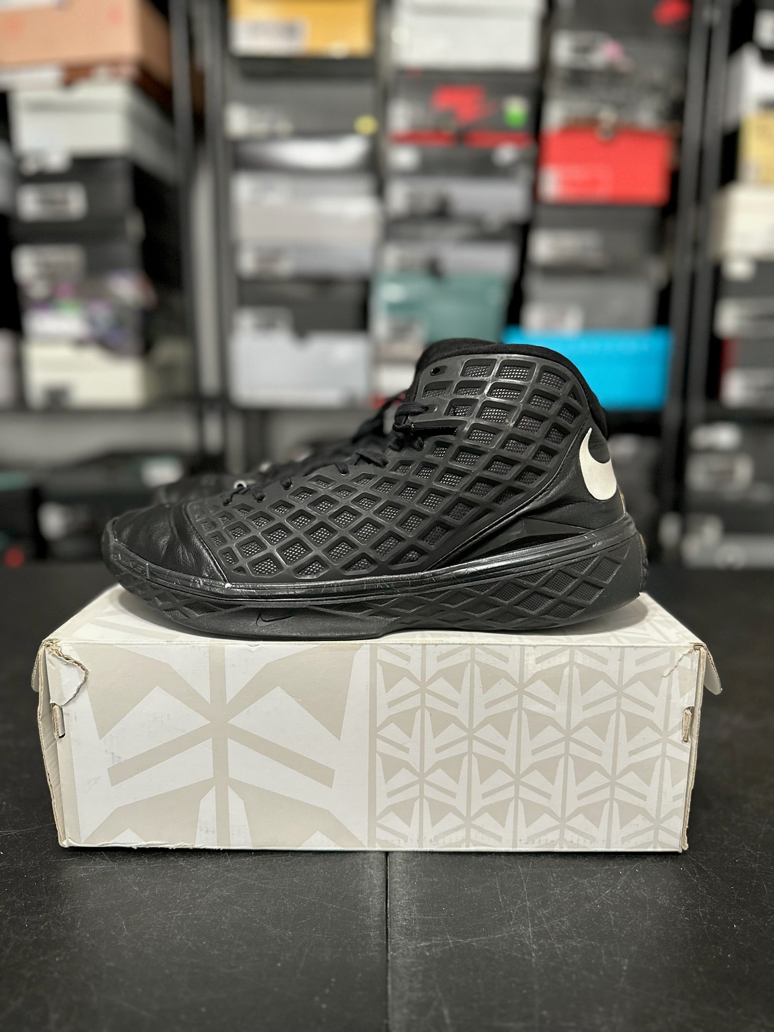 Size 11.5 - Kobe 3 Orca