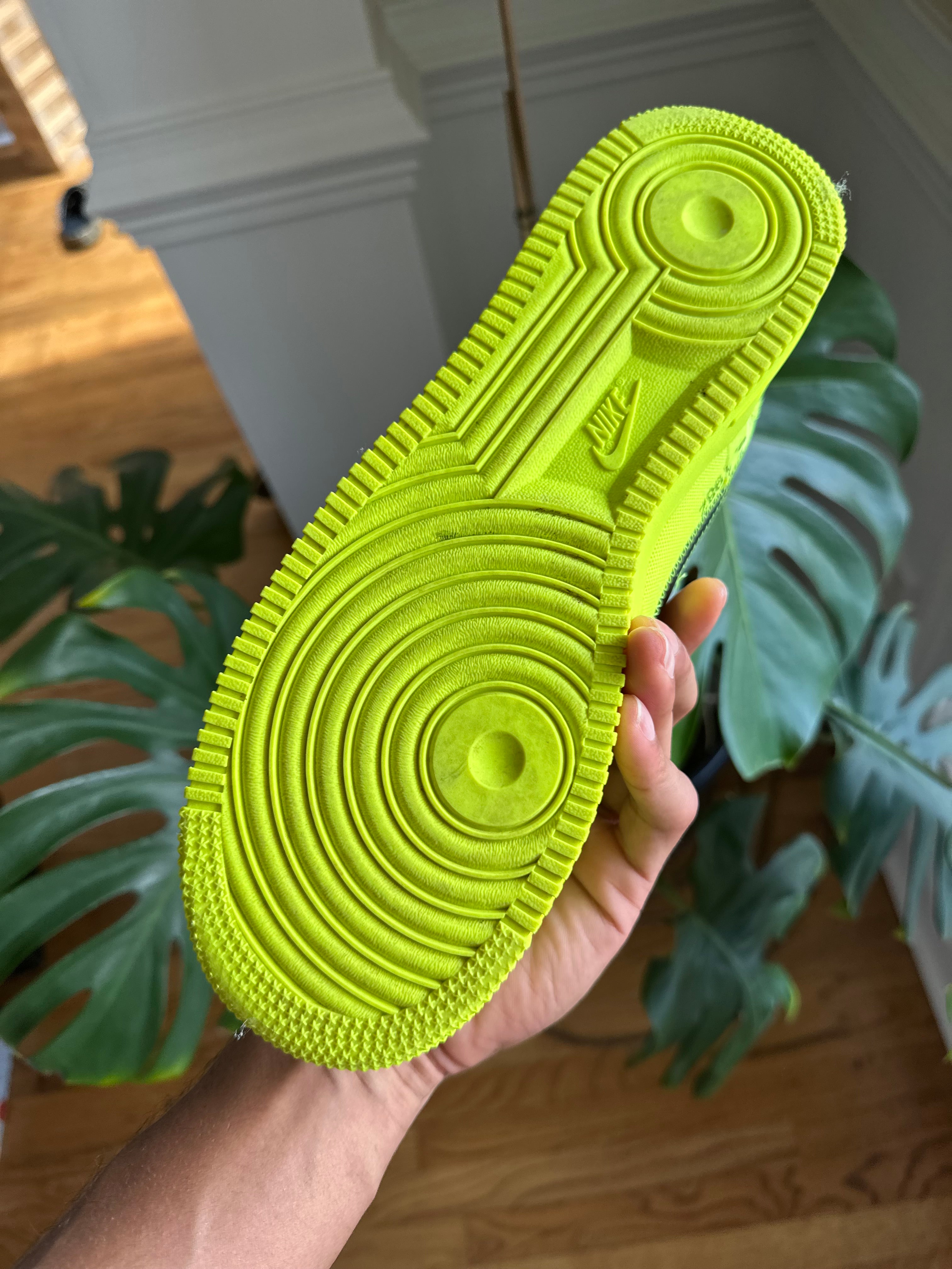 Size 9 - AF1 Off white Volt