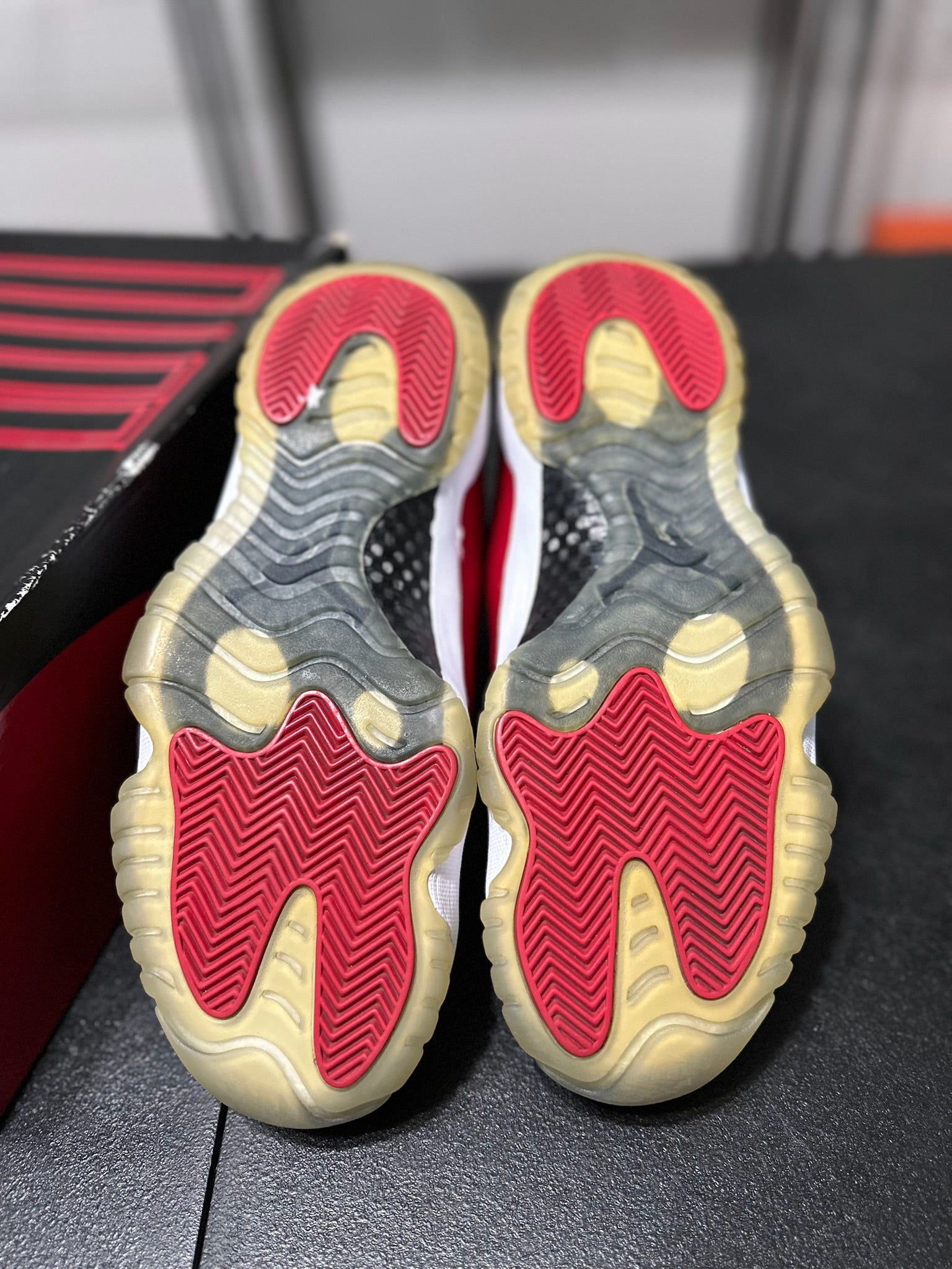 Size 9.5 - J11 Win Like 96