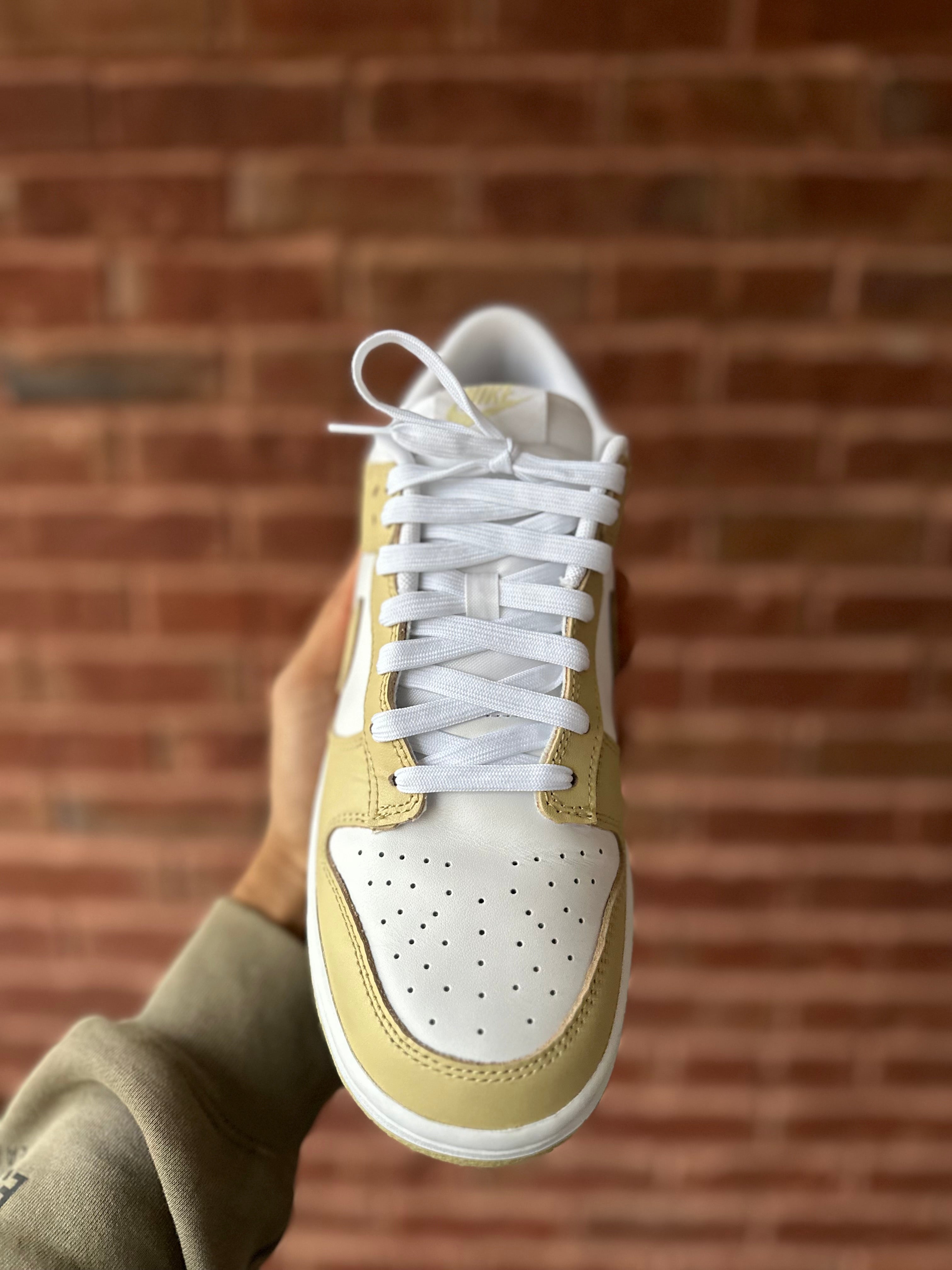 Size 9 - Dunk low team gold