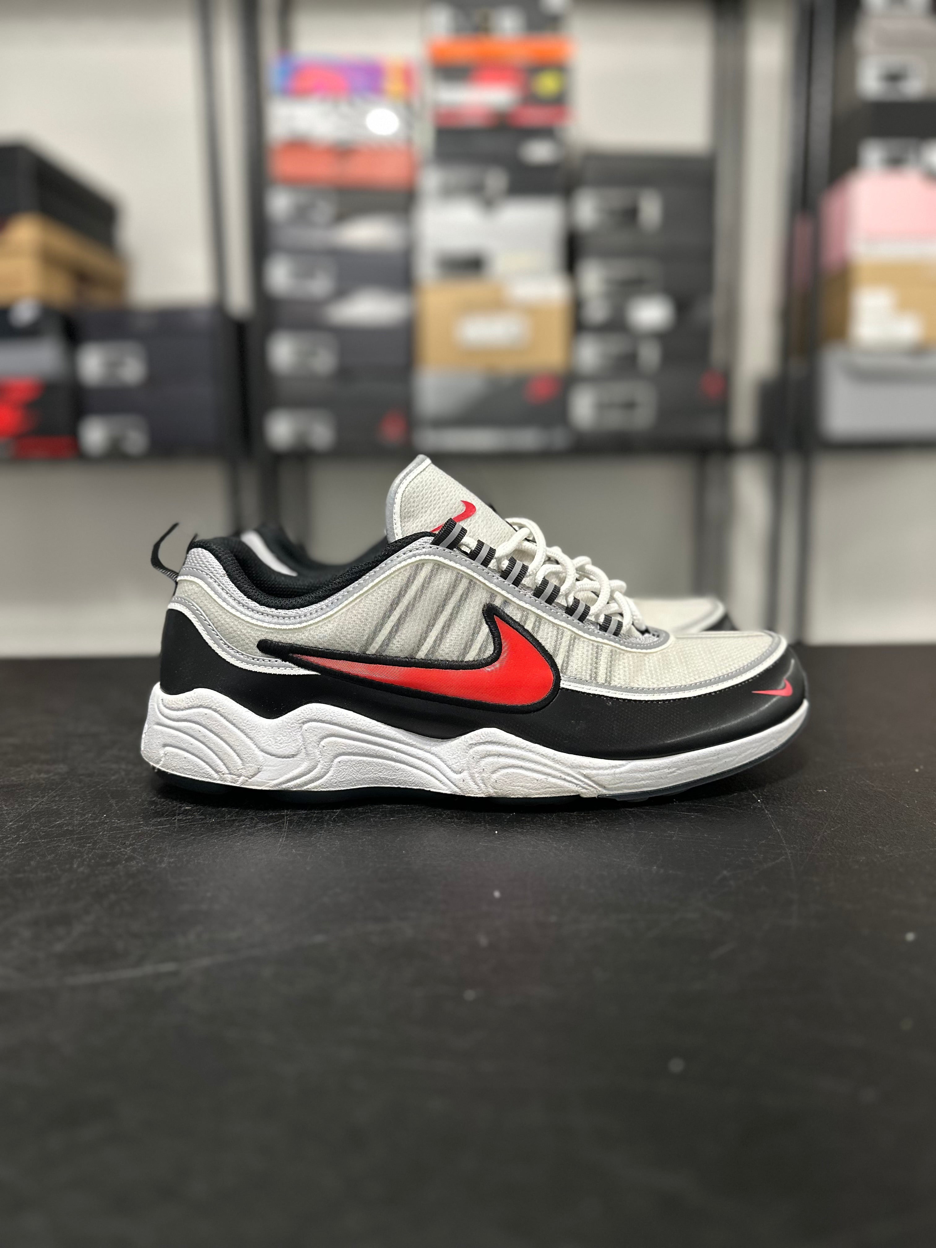 Size 11 - Nike air spiridon silver red