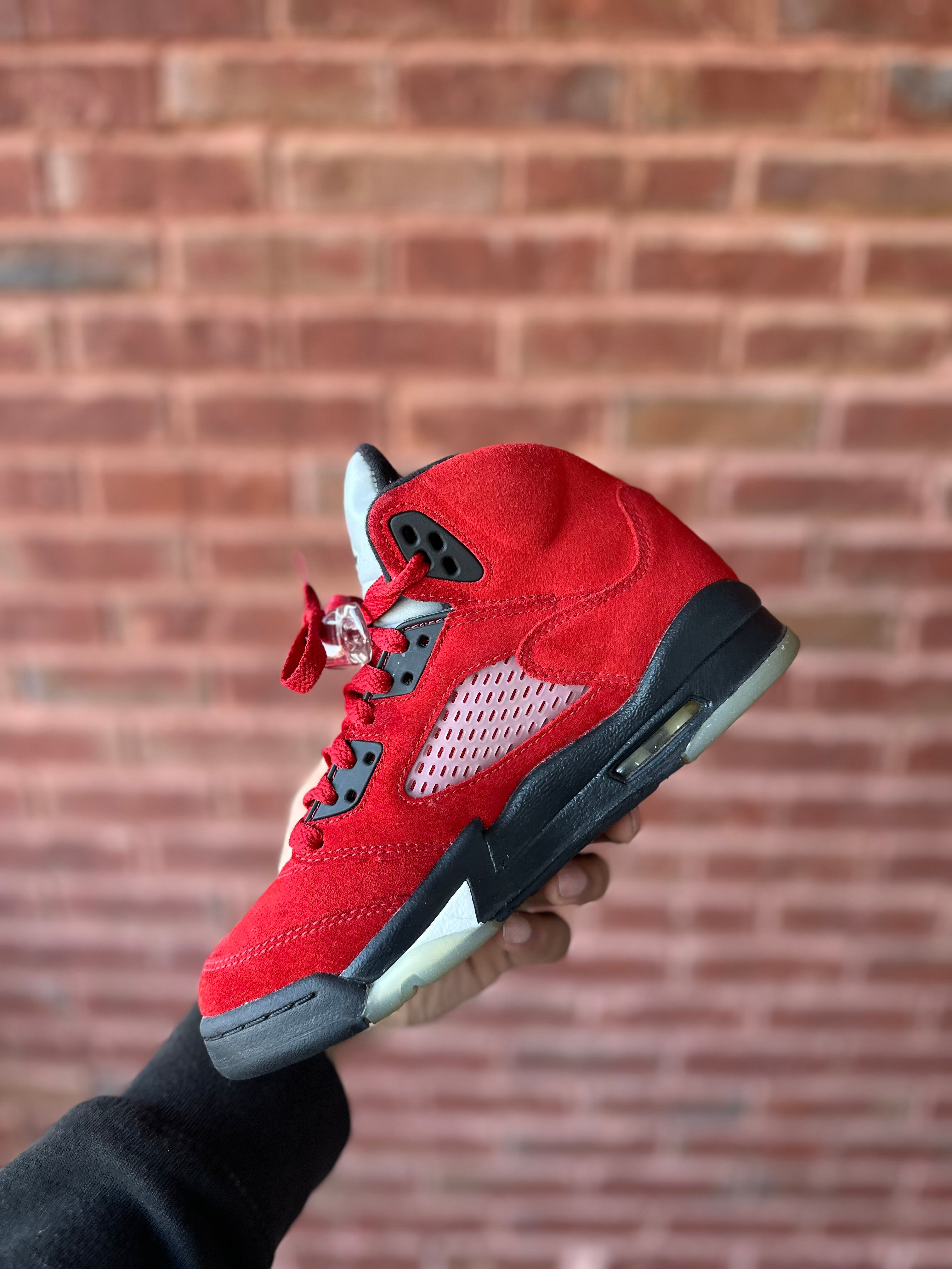 Size 4Y - J5 Raging bull