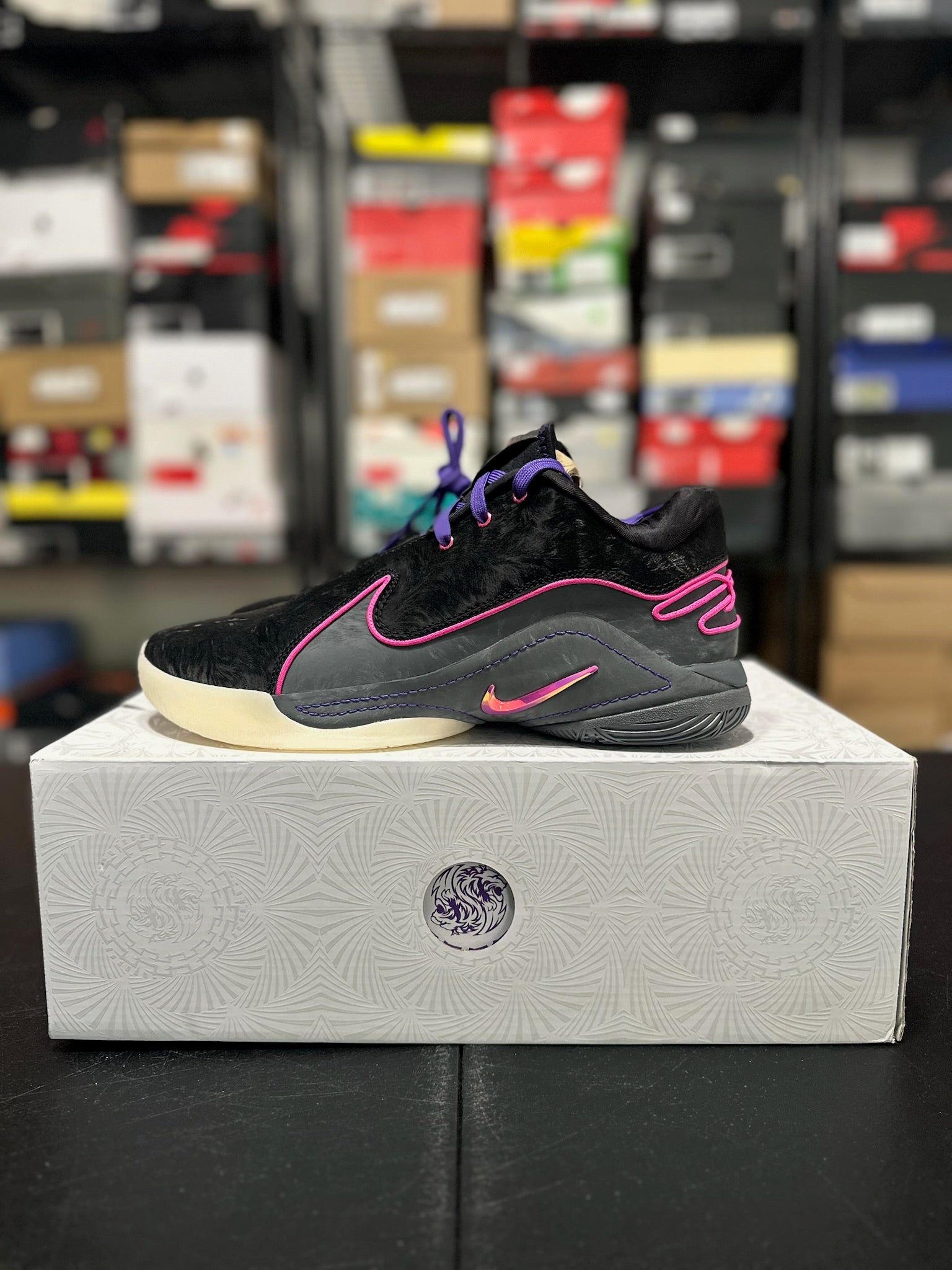 Size 10 - LeBron XXII Black Light