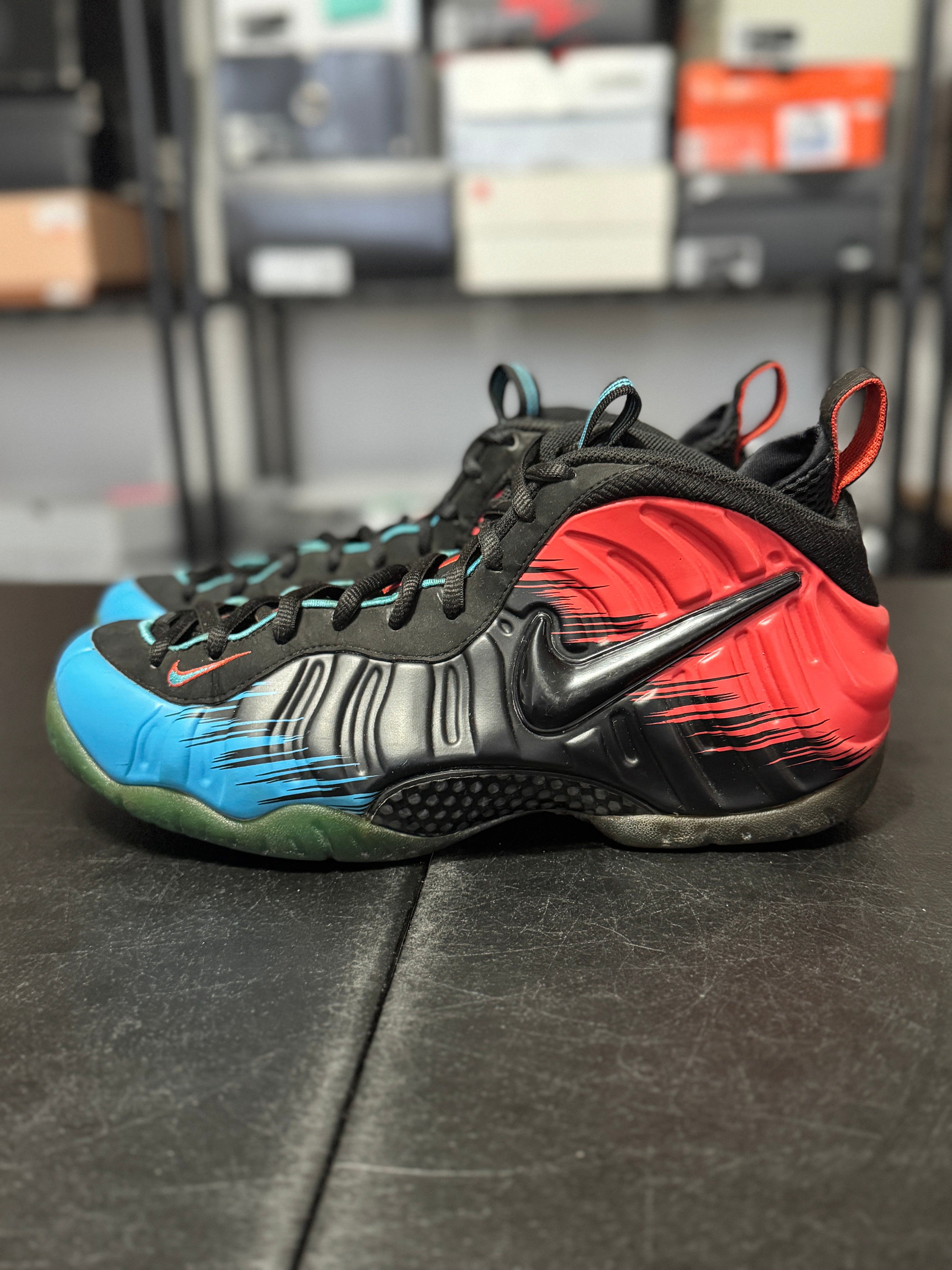 Size 11 - Foamposite pro Spider-Man