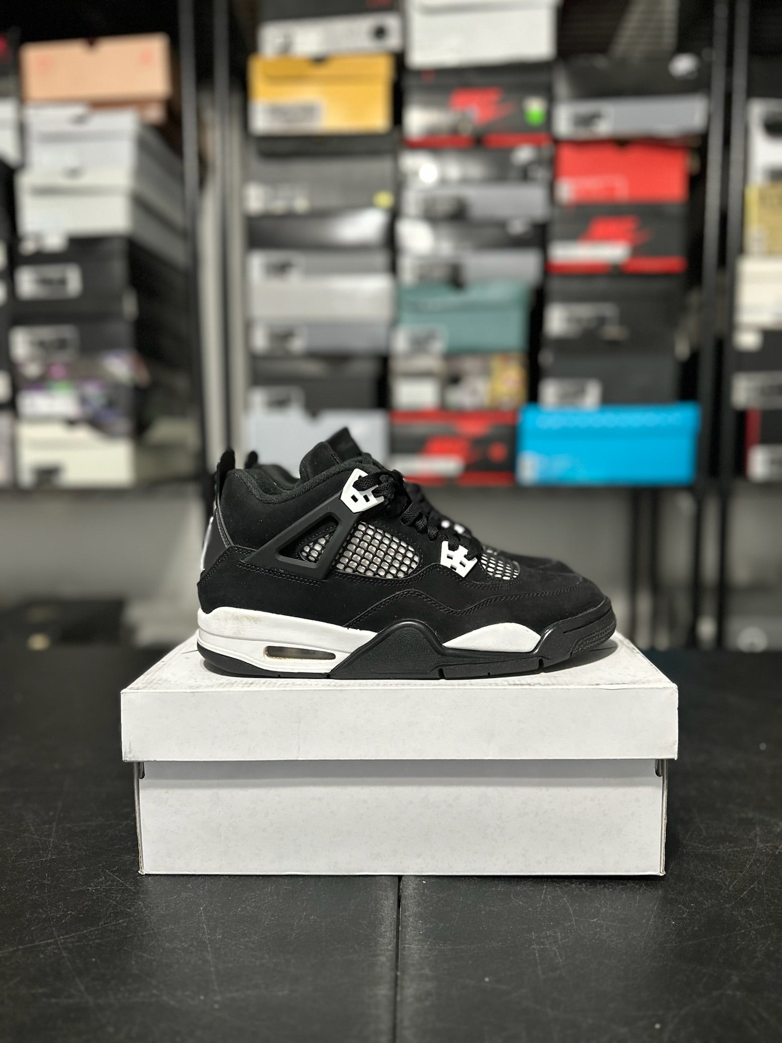Size 7Y - J4 White Thunder
