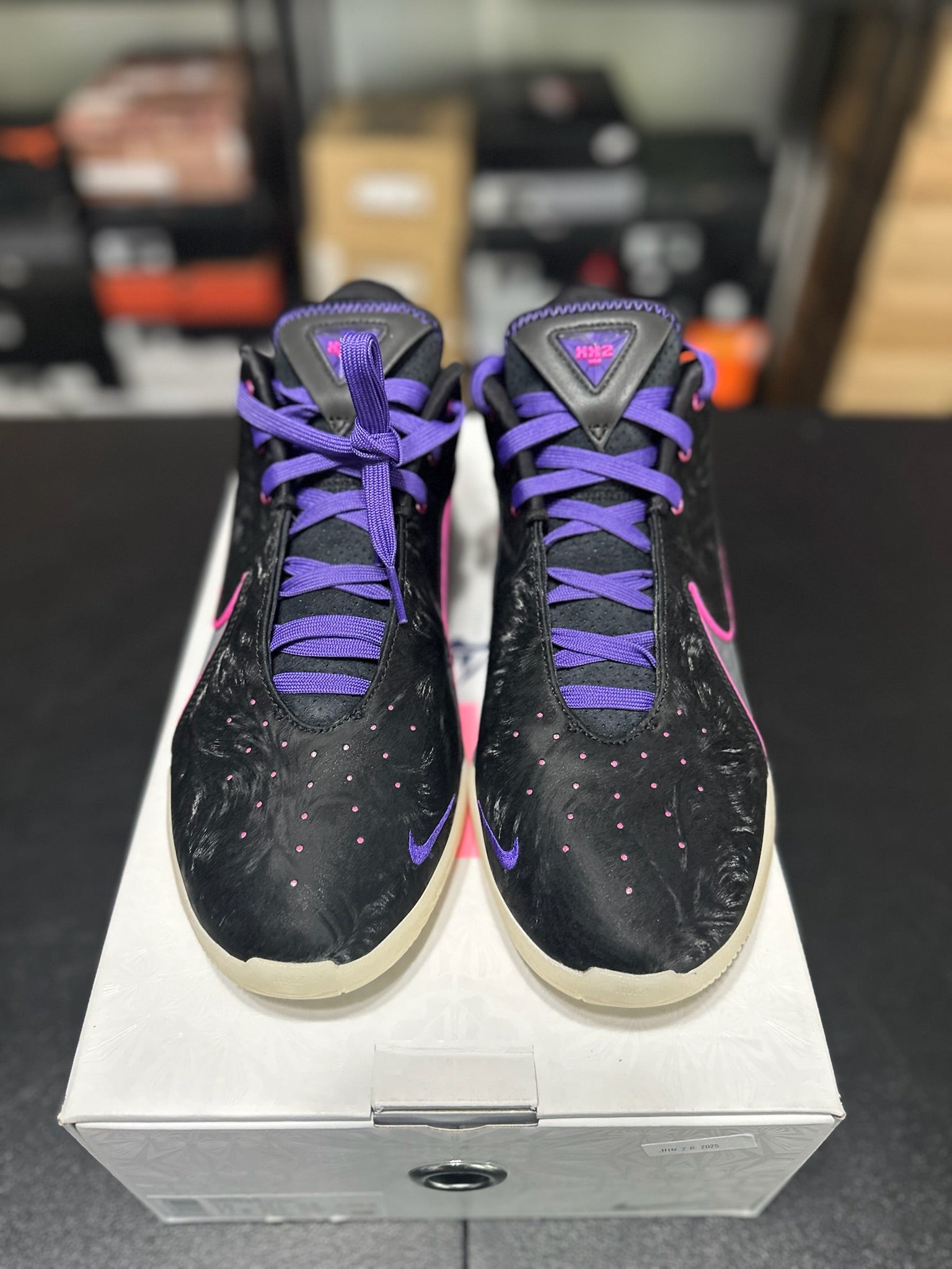Size 10 - LeBron XXII Black Light