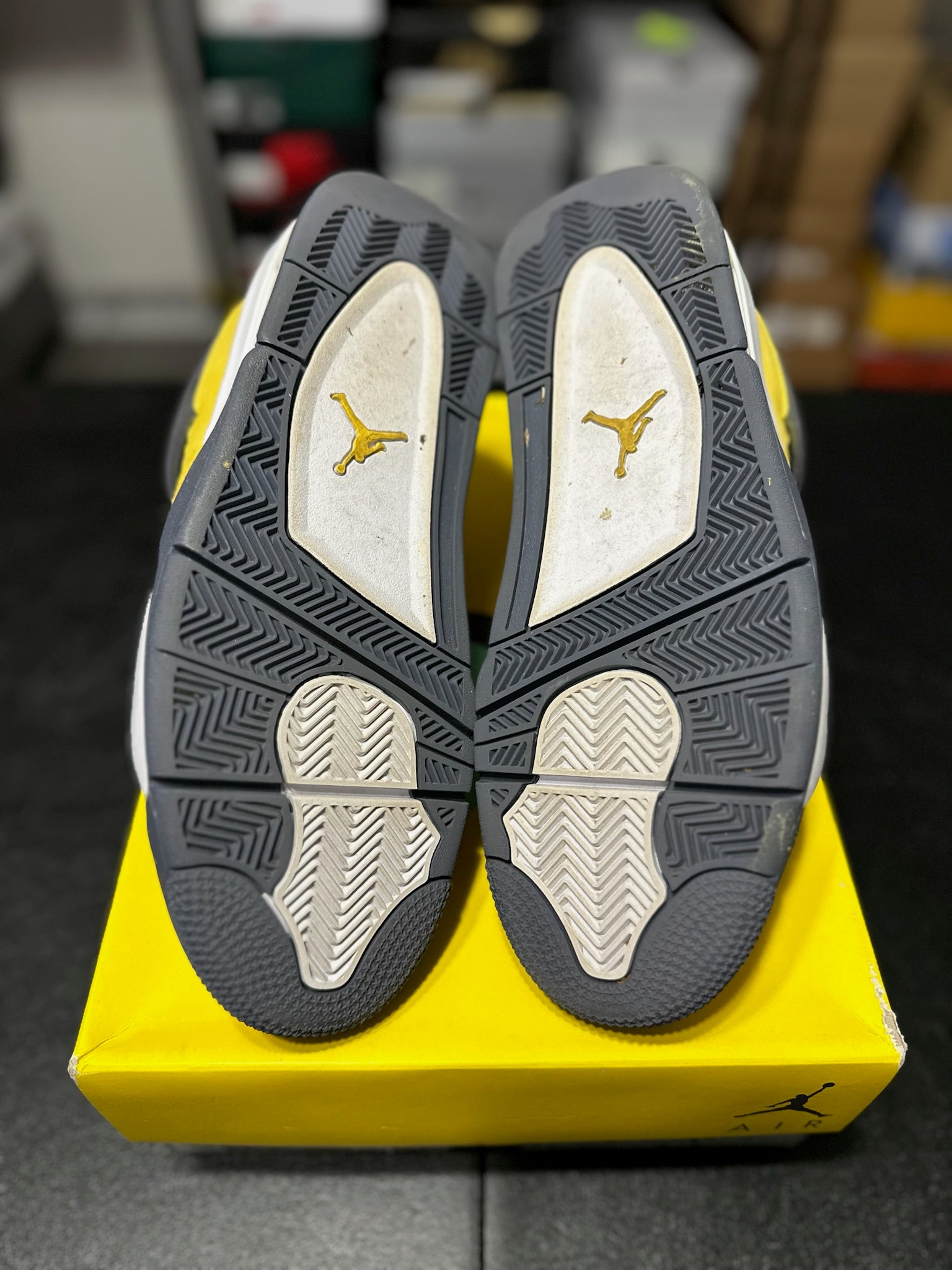 Size 10.5 - J4 Lightning