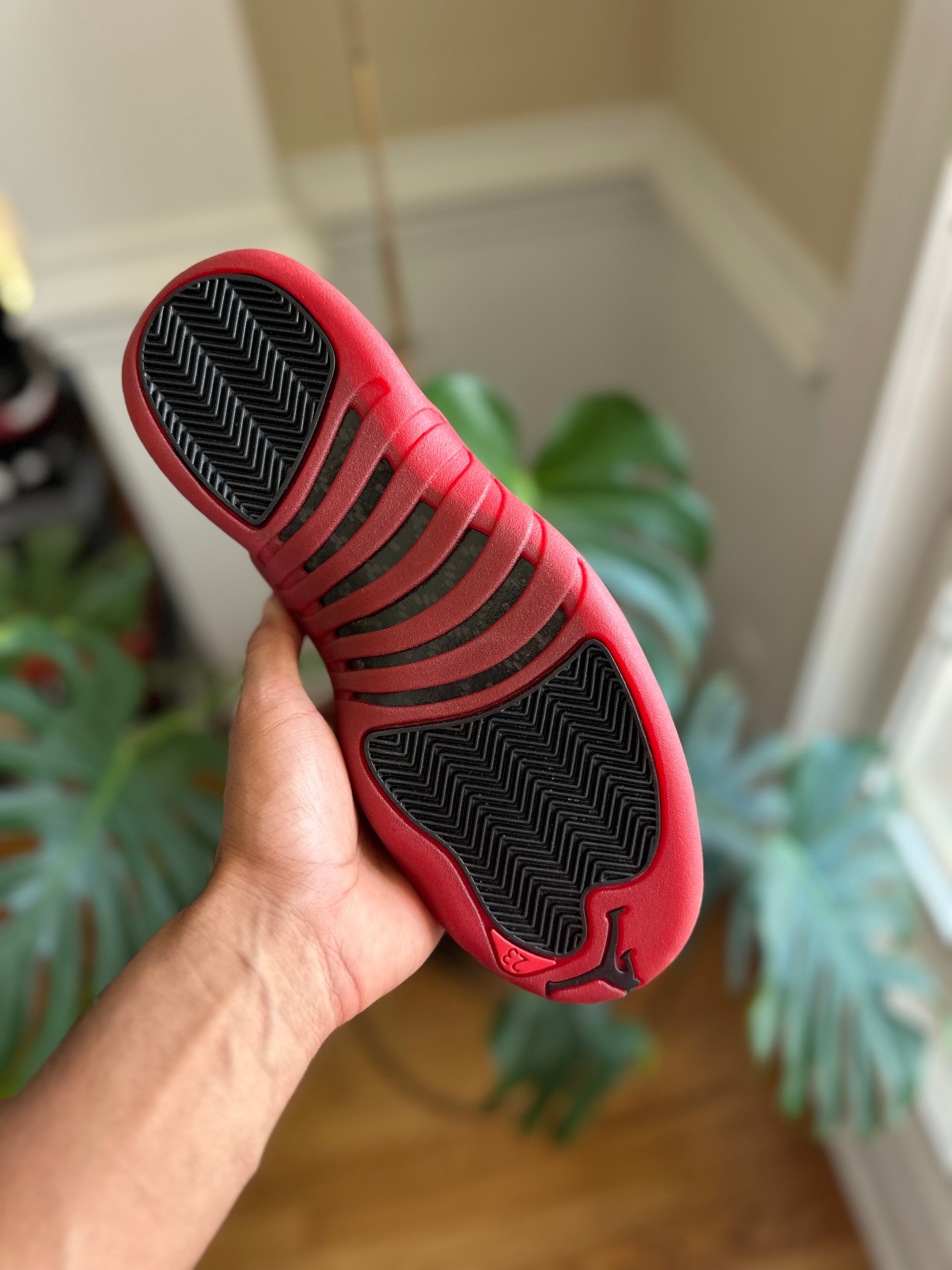 Size 9 - J12 flu game DS