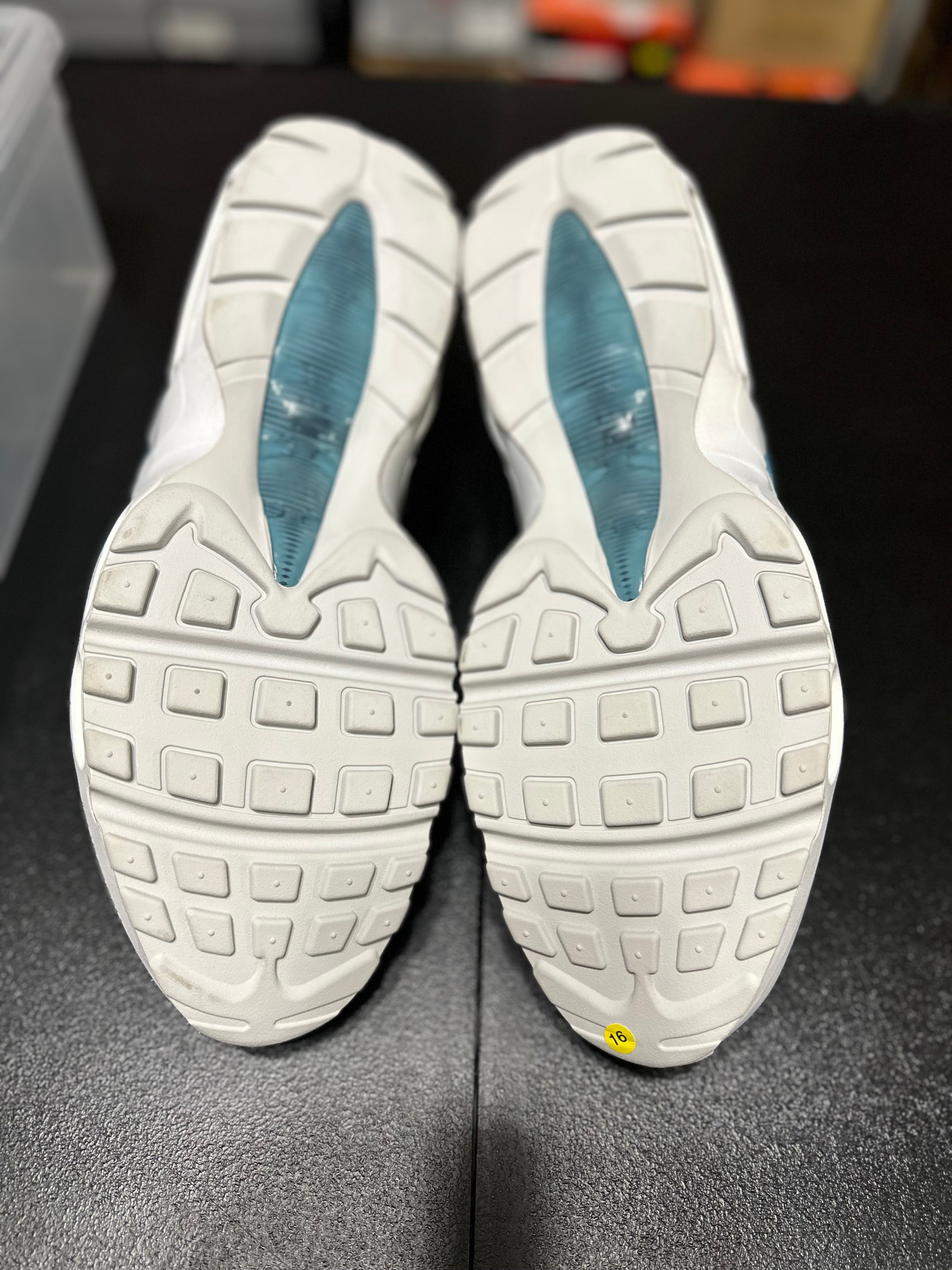 Size 14 - air max 95 essential reverse stash