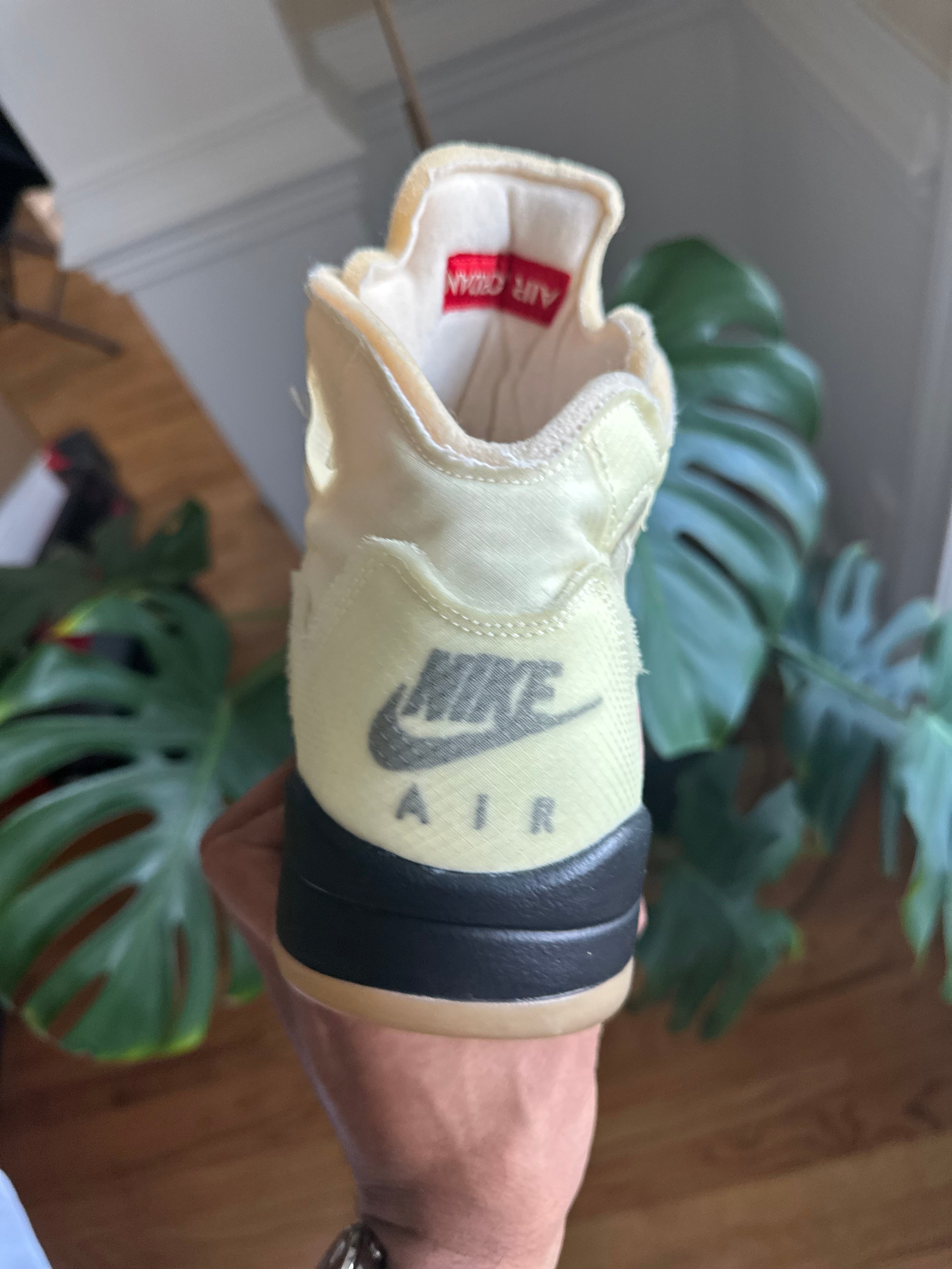 Size 12 - J5 off white sail
