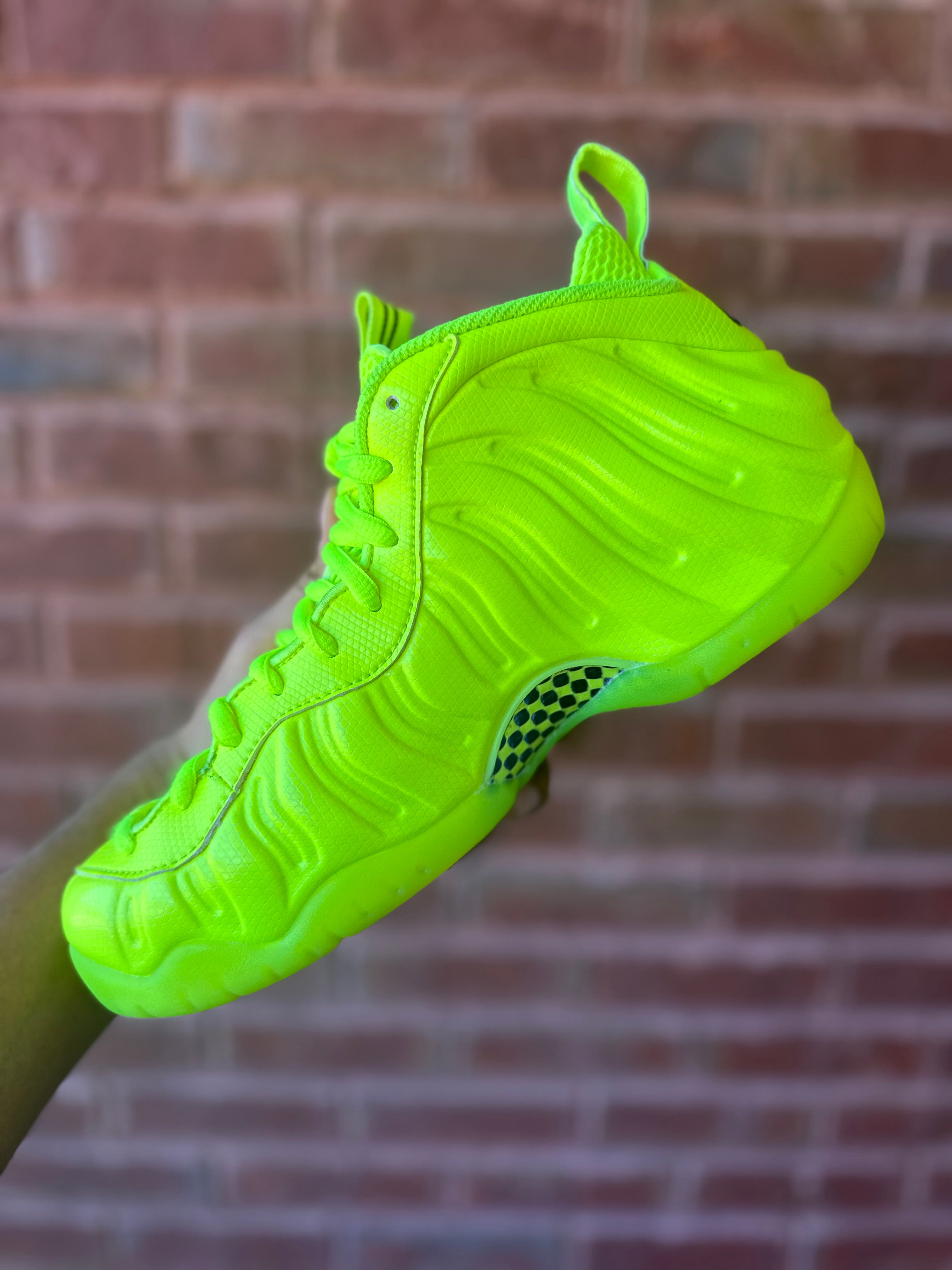 Size 9 - air foamposite pro volt