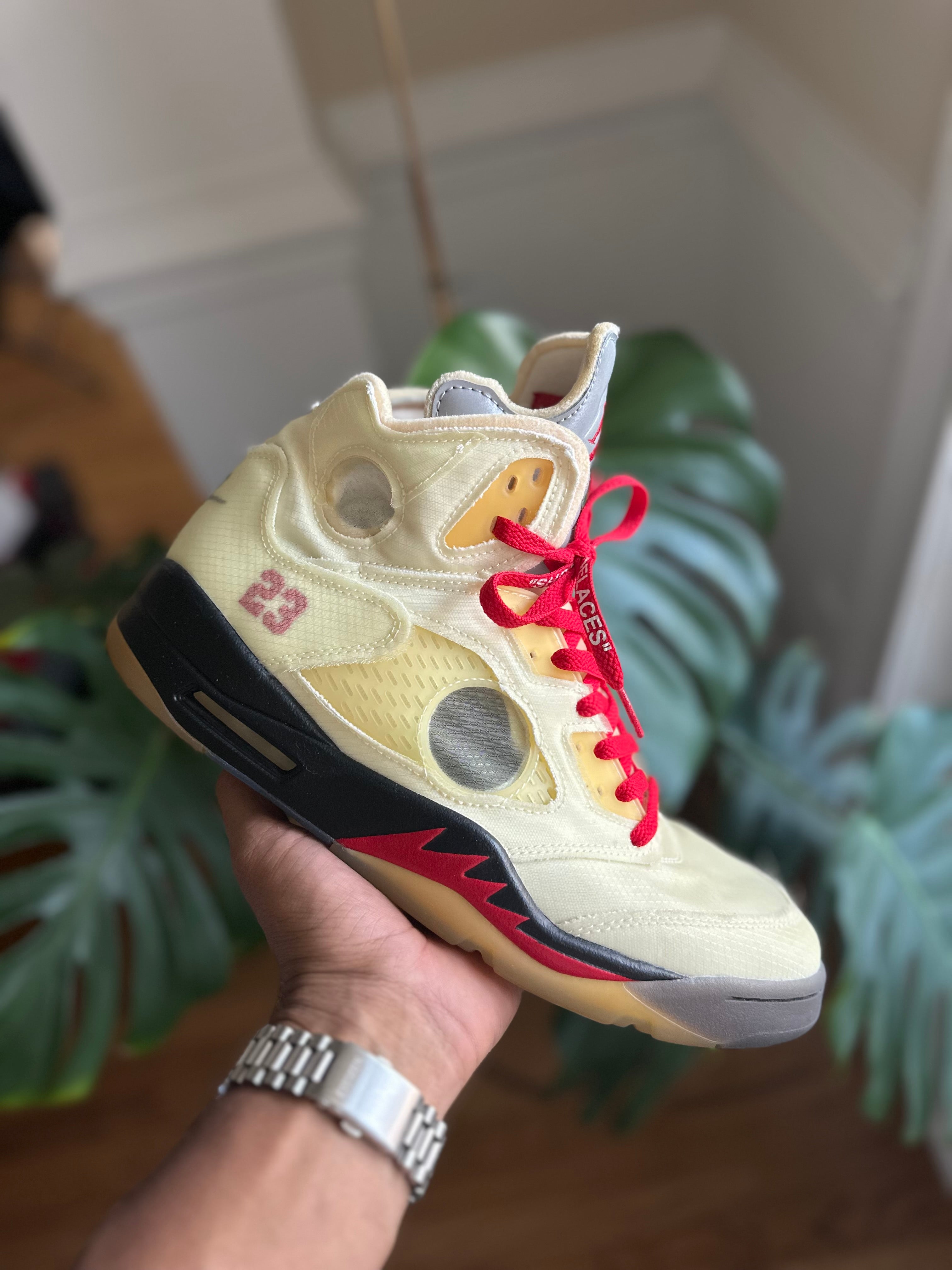 Size 12 - J5 off white sail