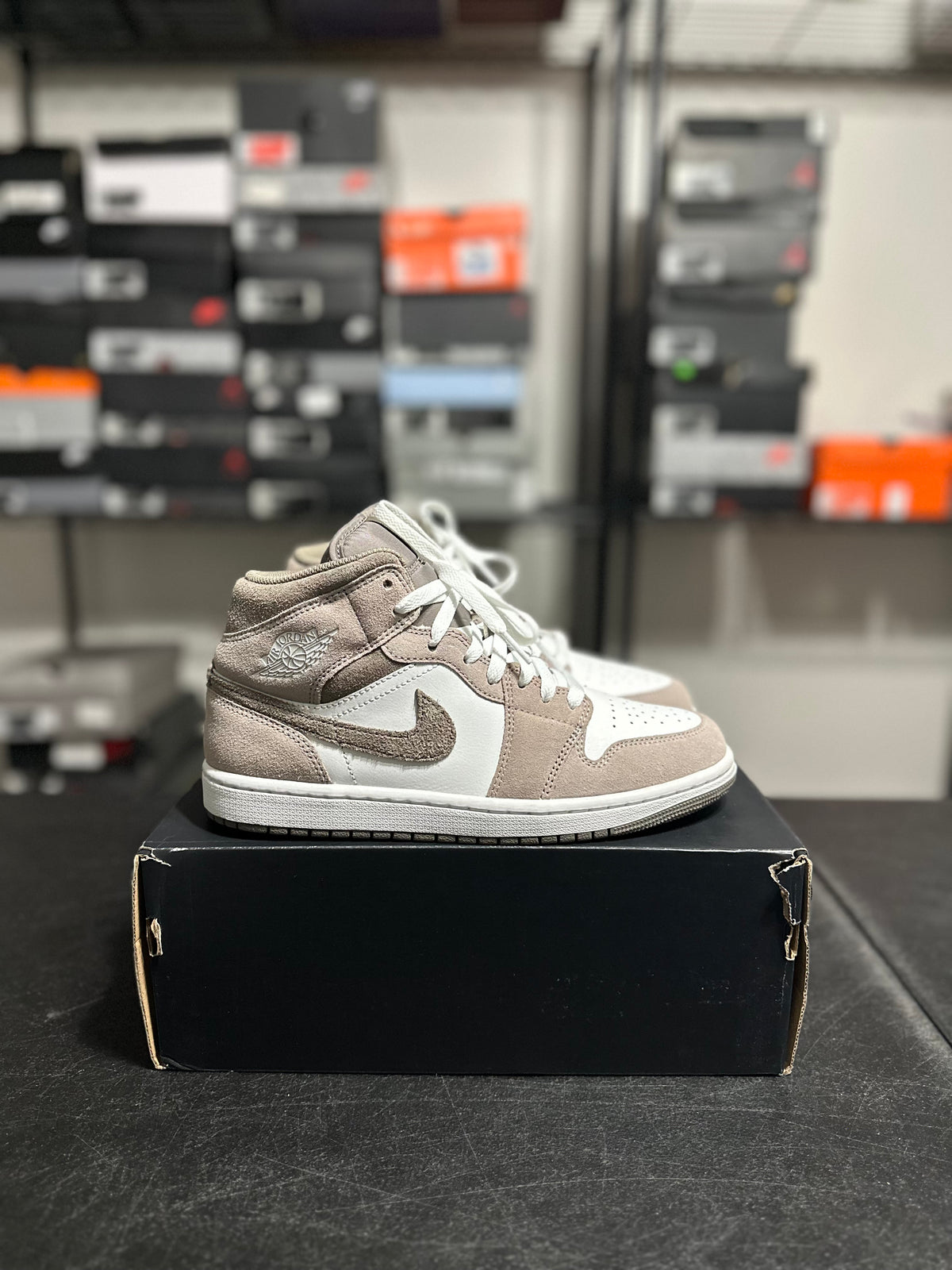 Size 8 - J1 mid enigma stone