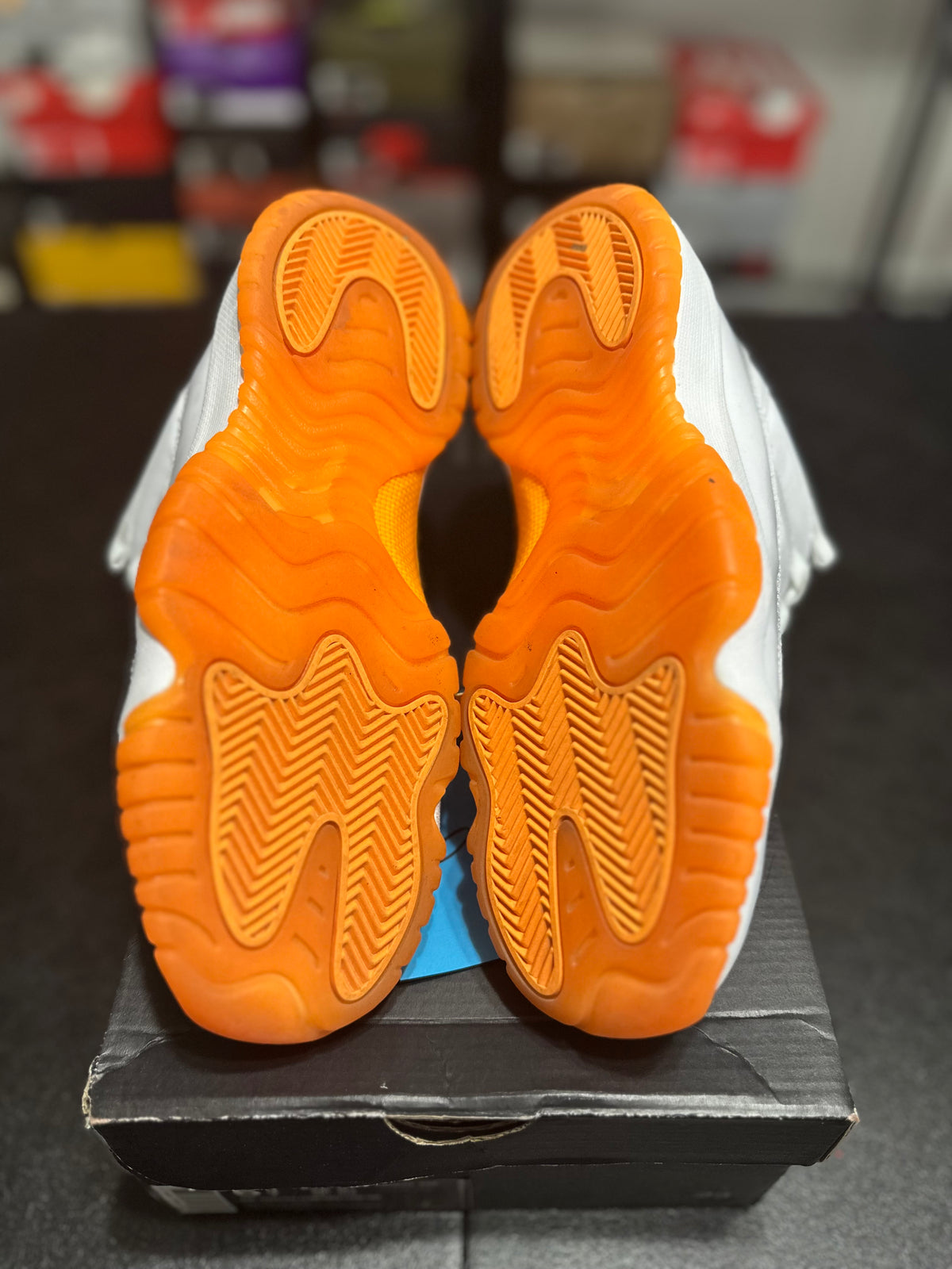 Size 6.5y - J11 low citrus