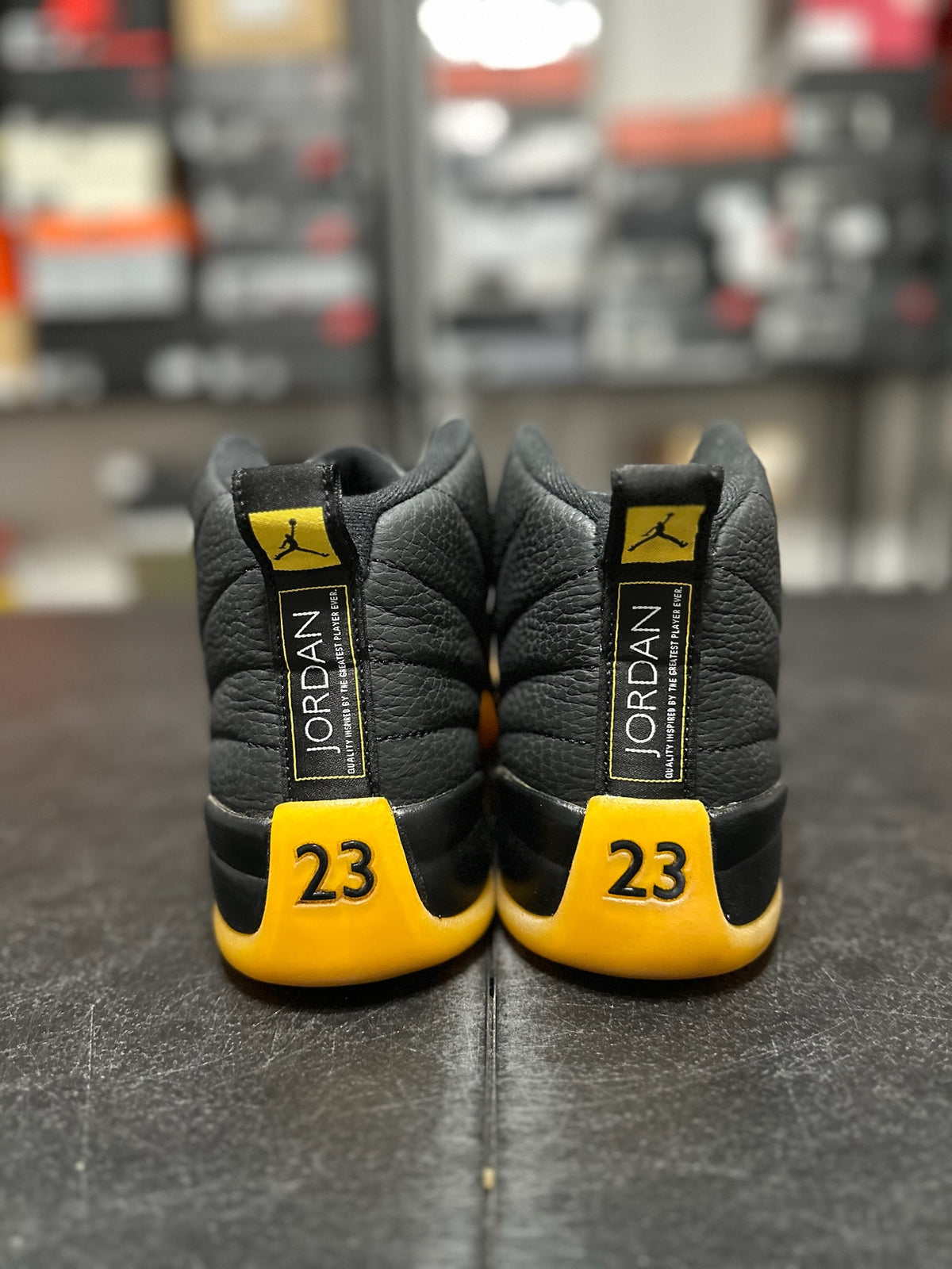 Size 9.5 - j12 black university gold