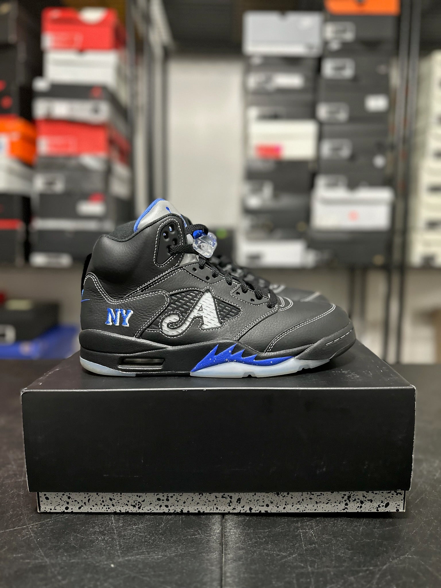 Size 9.5 - J5 Awake NY Black
