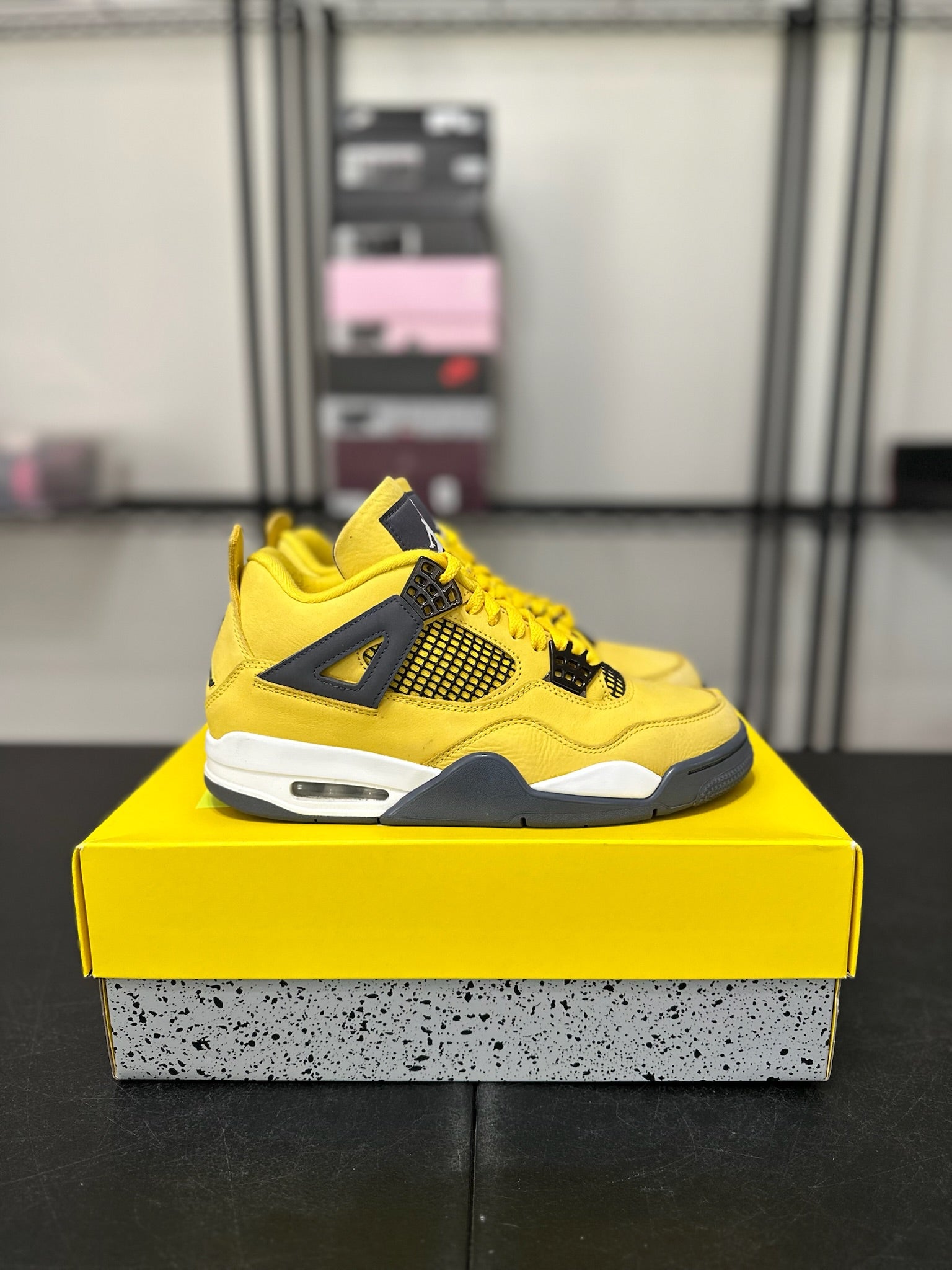 Size 8 - J4 Lightning