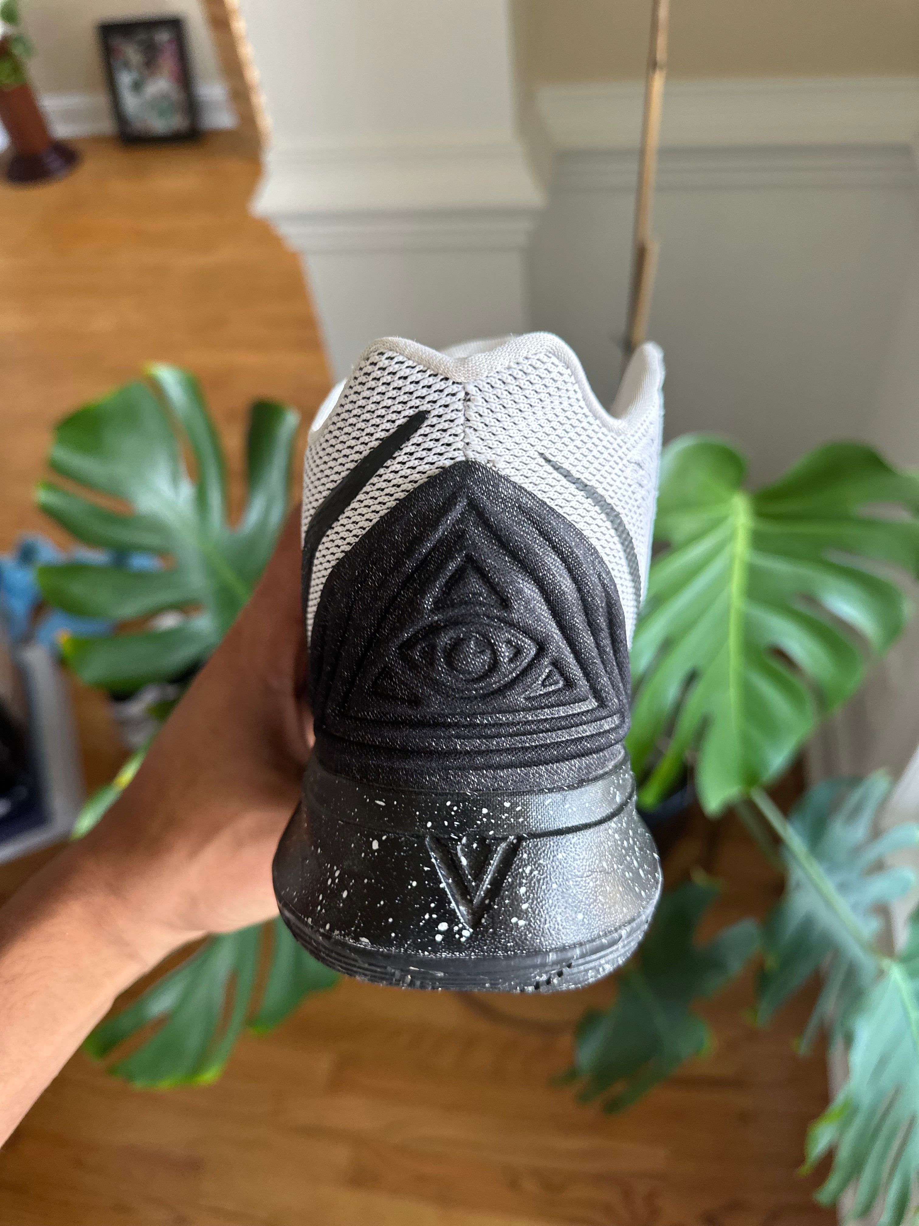 Size 9 - Kyrie 5 Oreo