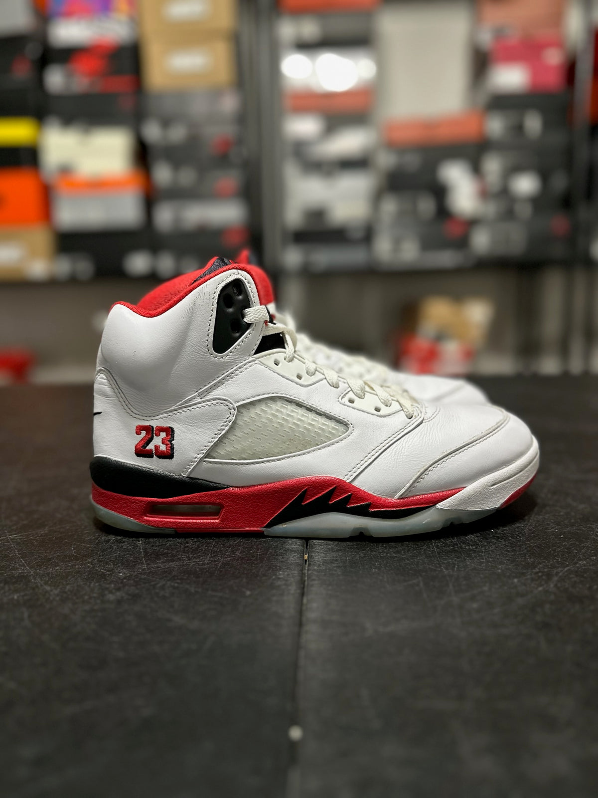 Size 8.5 - j5 fire red black tongue