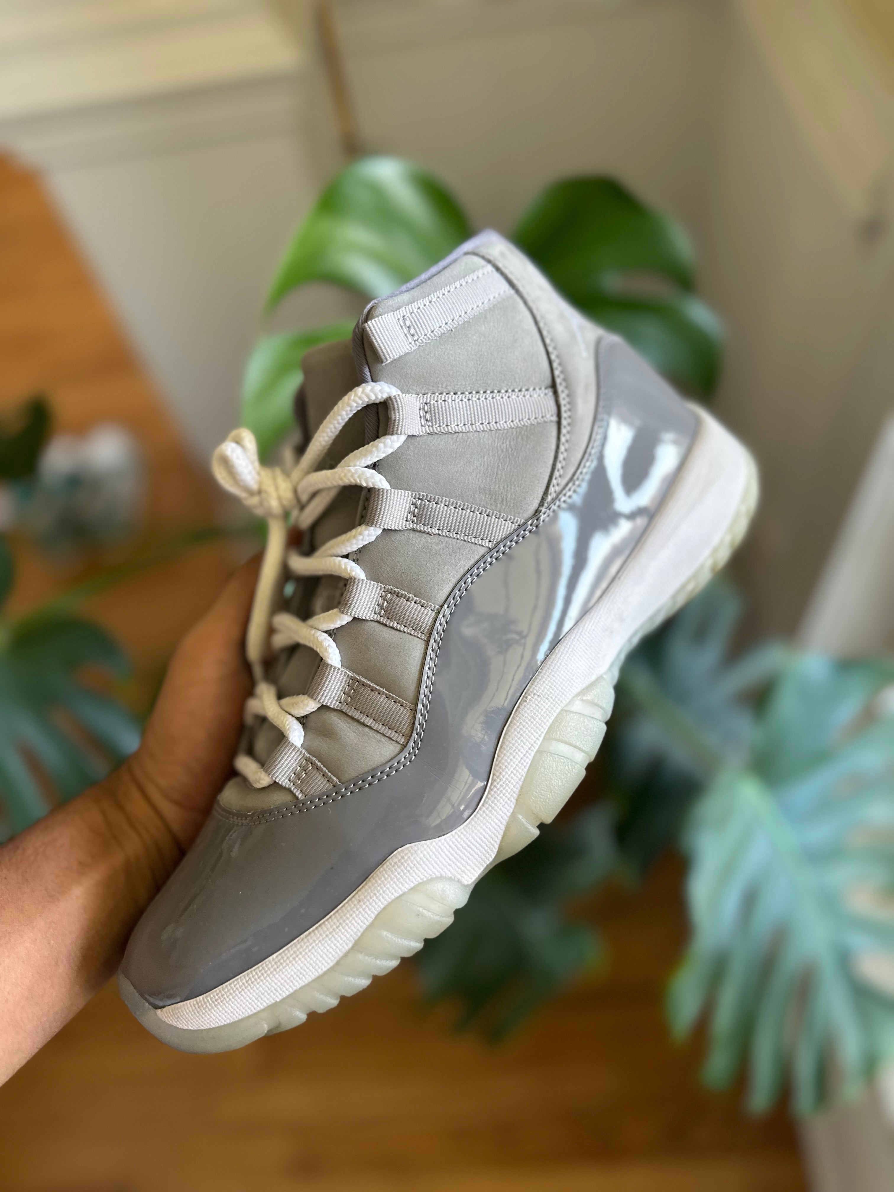 Size 10.5 - J11 high cool grey