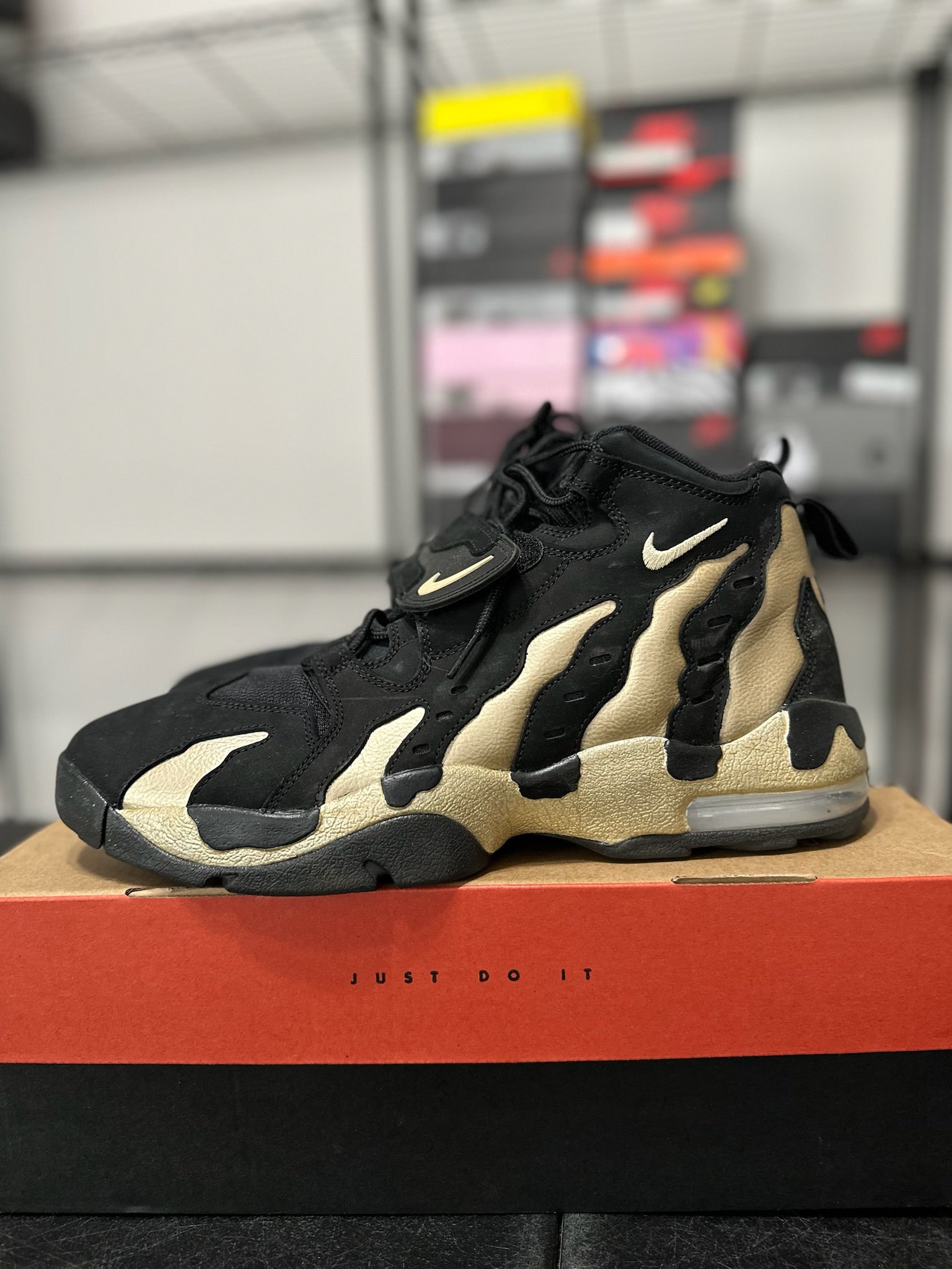 Size 13 - Nike Air DT Max ‘96 Black Vegas Gold