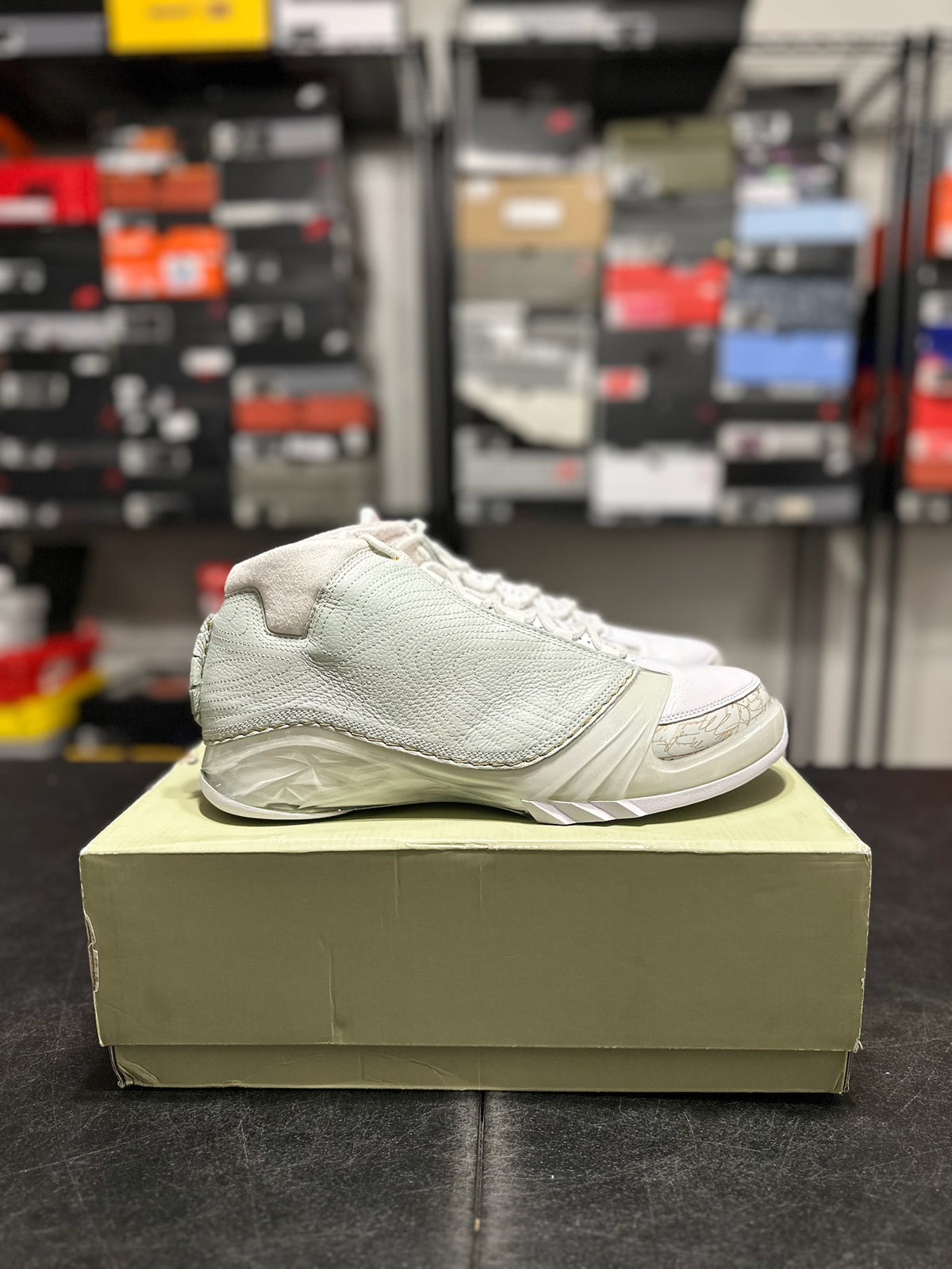 Size 11 - j23 cny year of the rabbit