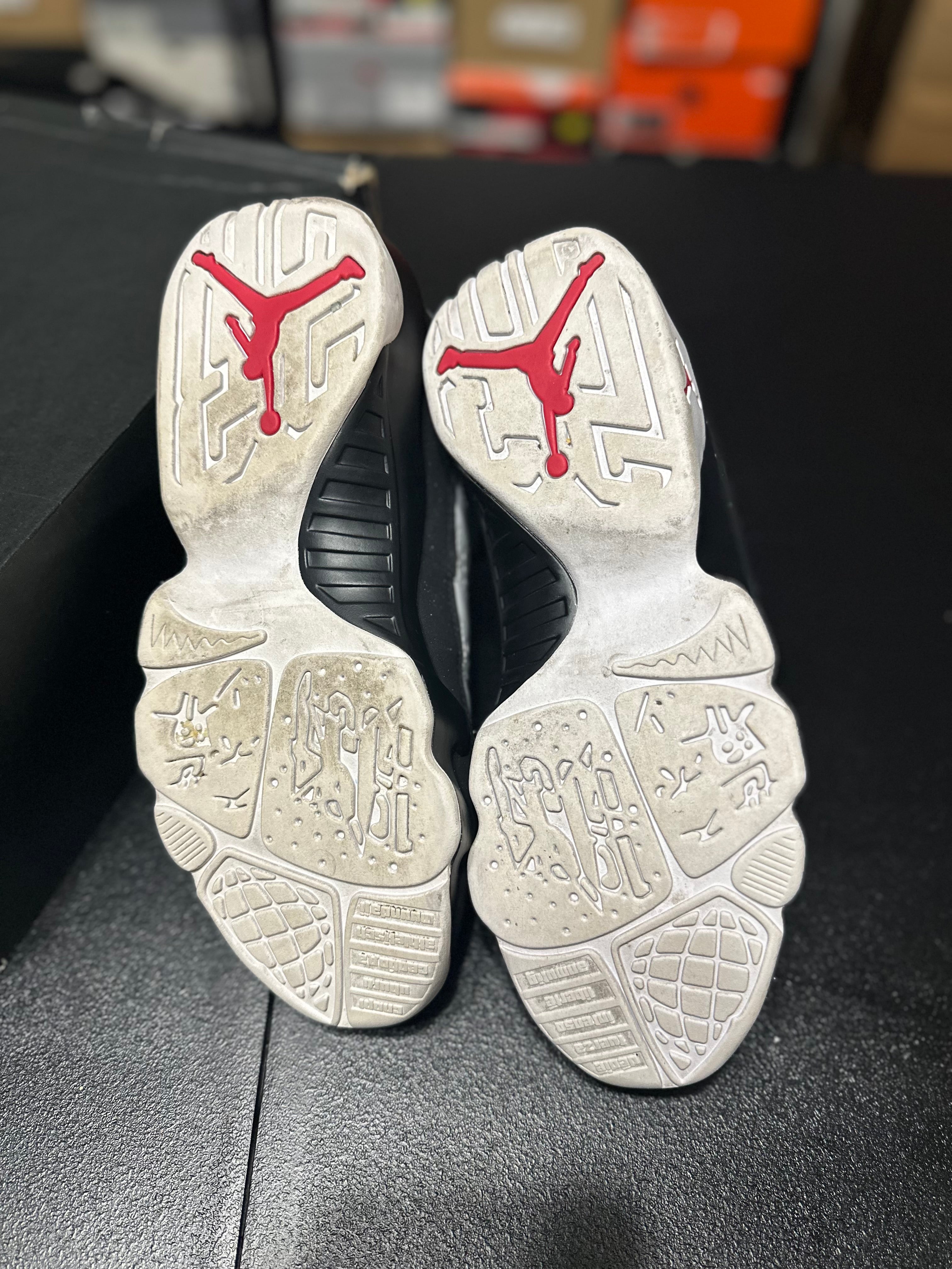 Size 8.5 - J9 space jam