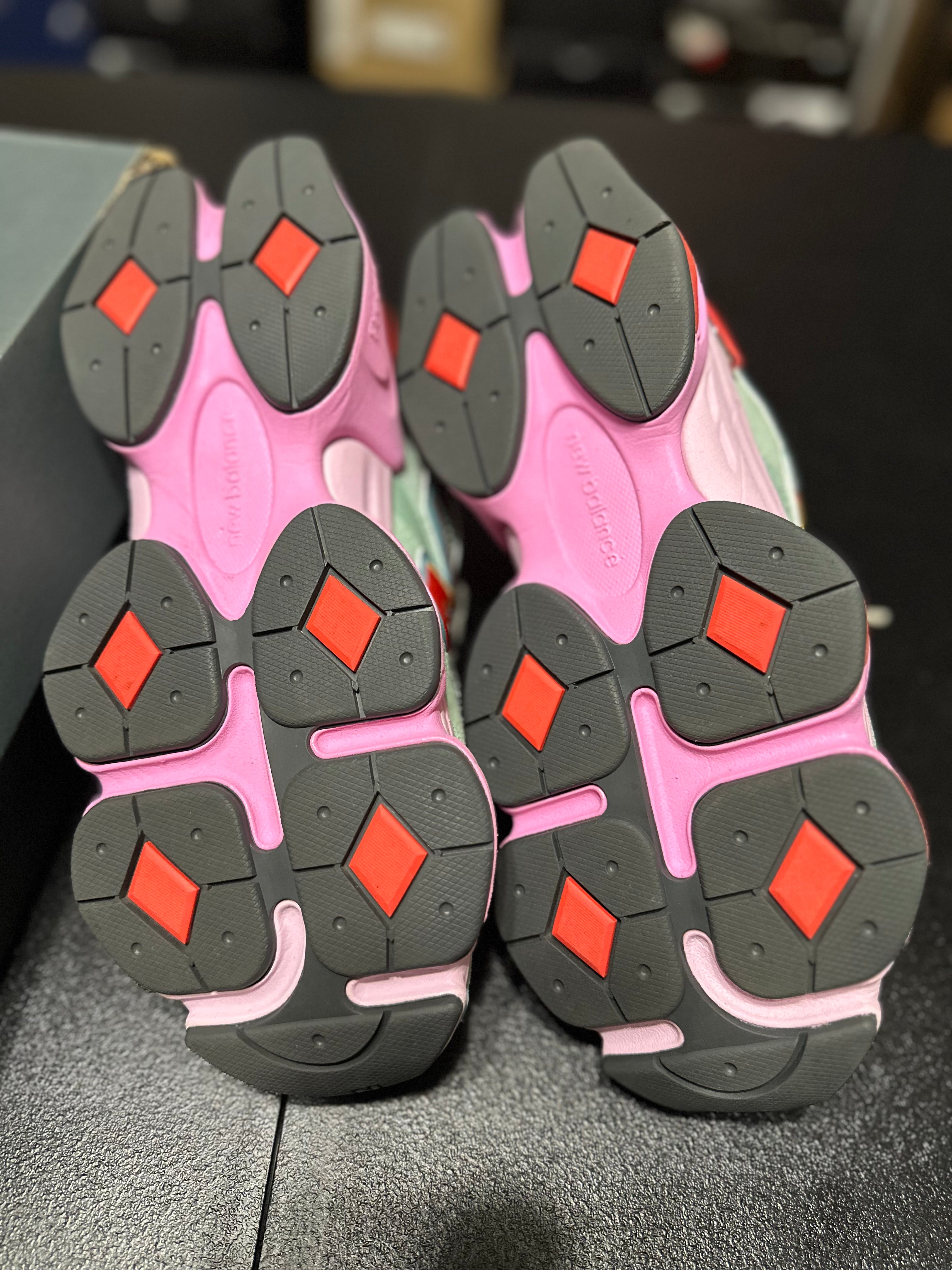 Size 8 - NB 9060 warped