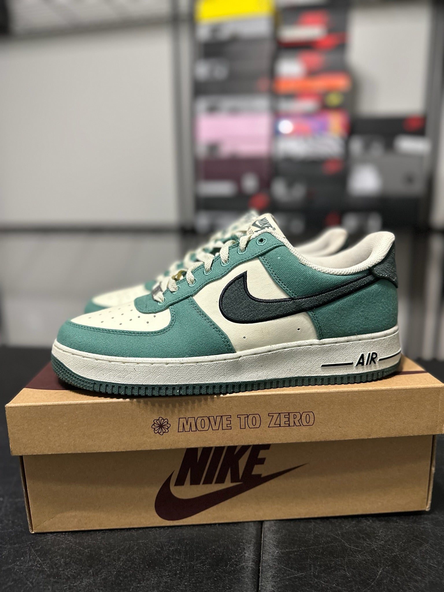 Size 10.5 - AF 1 ‘07 Vintage Green