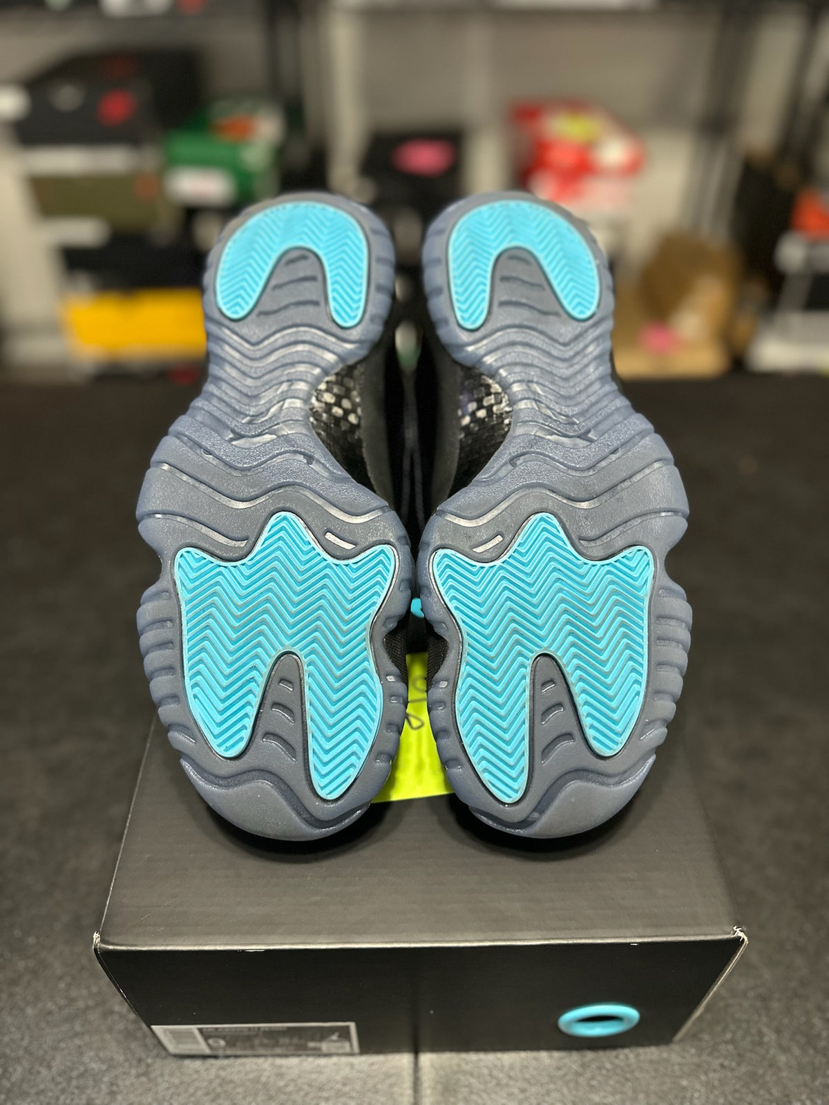 Size 9 - J11 gamma blue