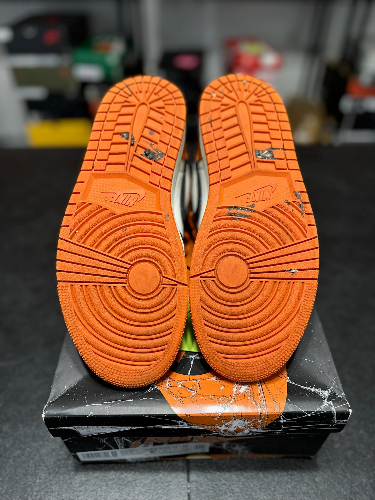 Size 8.5 - j1 high shattered backboard