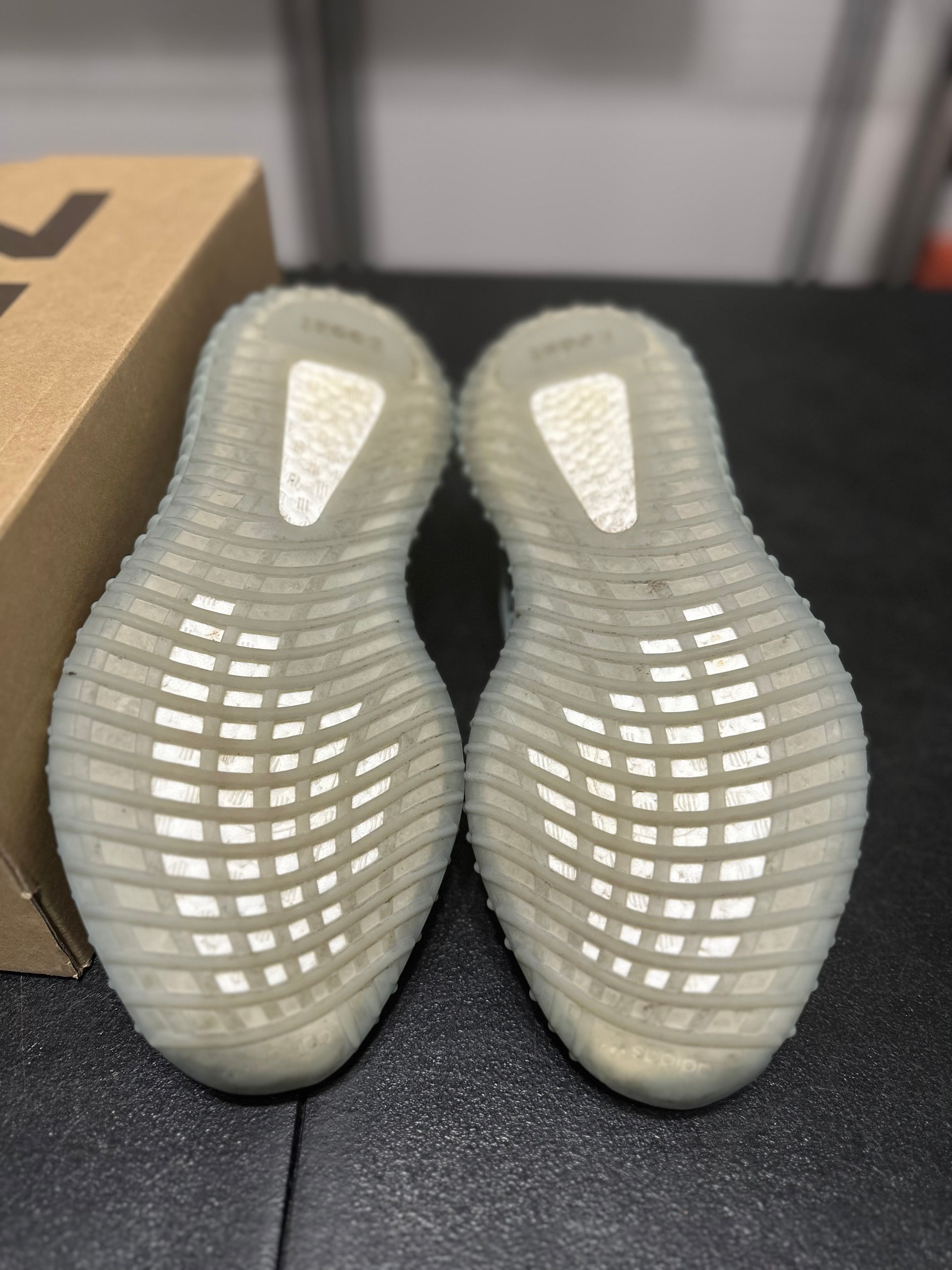 Size 9.5 - YZY 350 salt