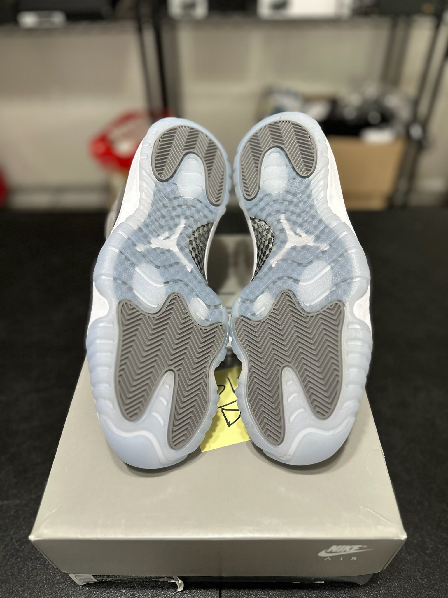 Size 10.5 - J11 Cool Grey DS