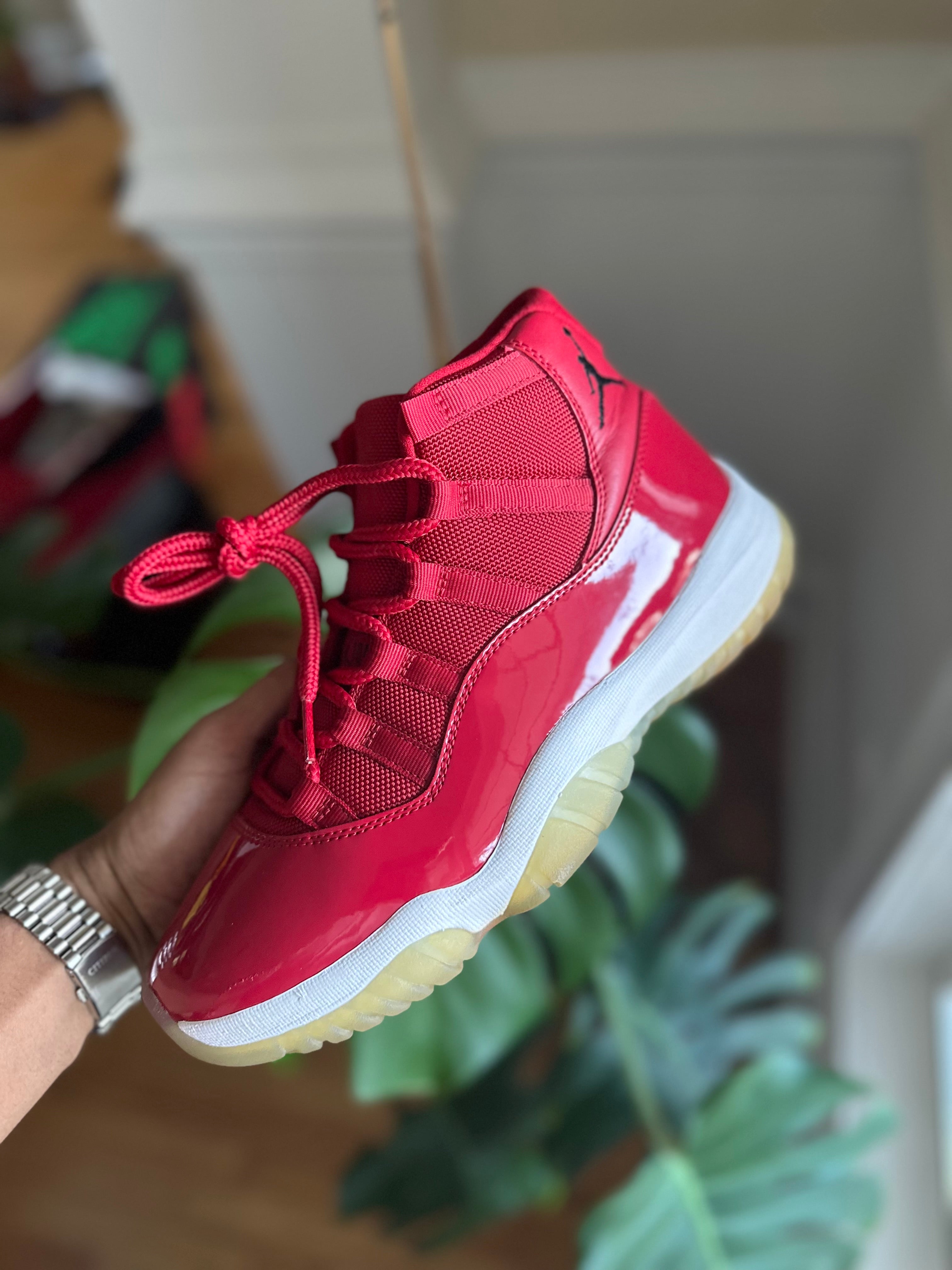 Size 8.5 - J11 win like 96