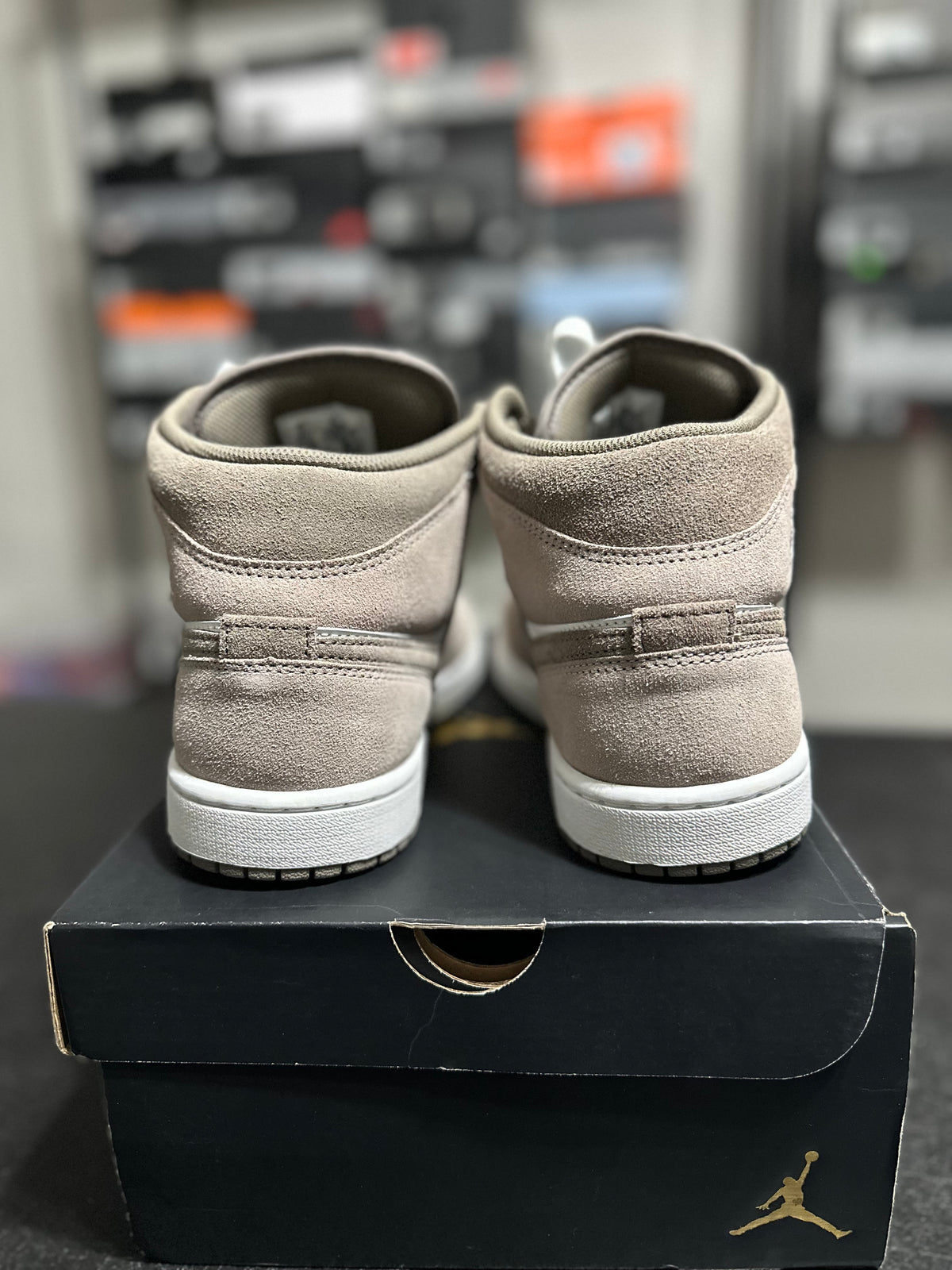 Size 8 - J1 mid enigma stone