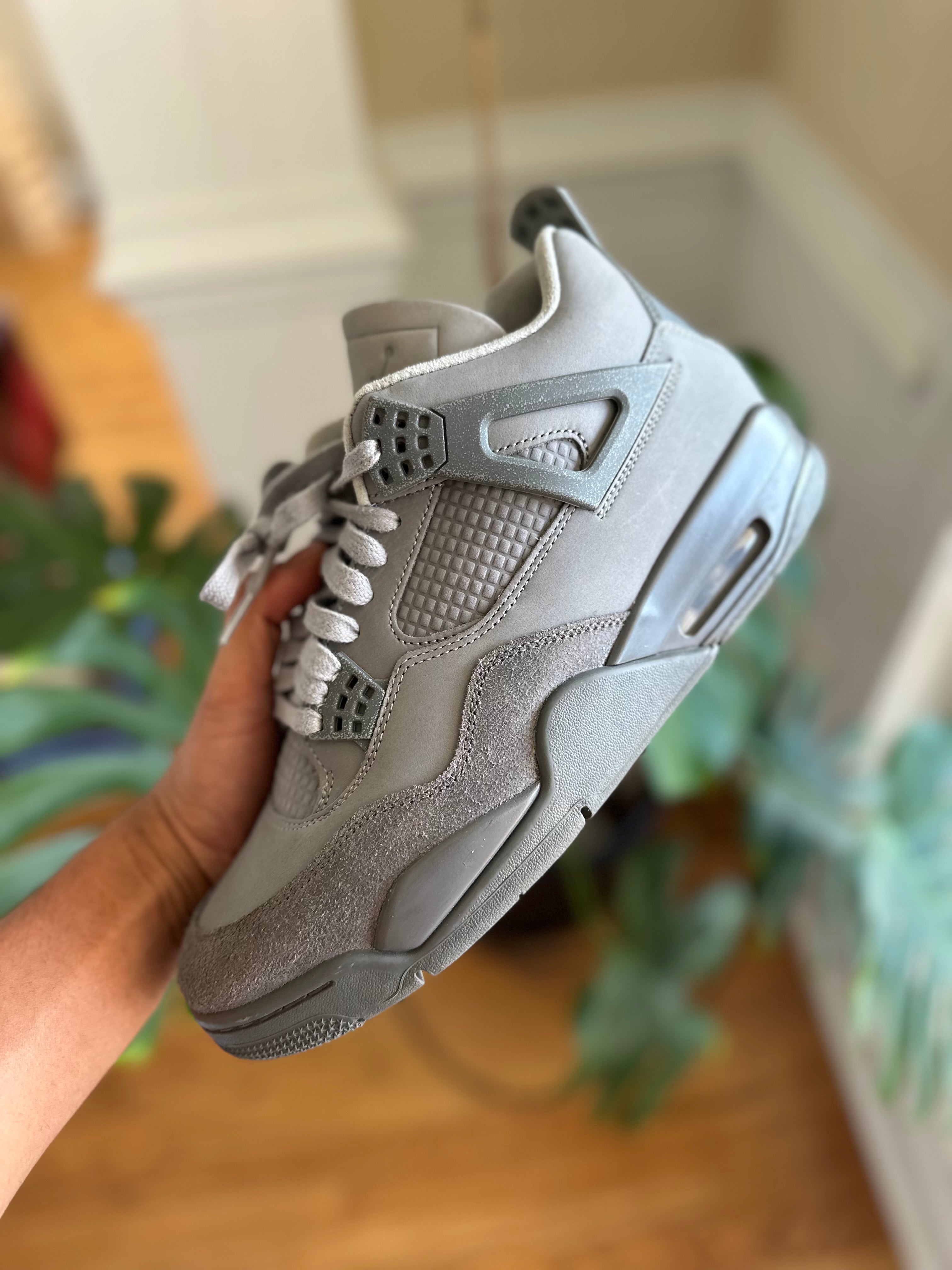 Size 10 - J4 wet cement