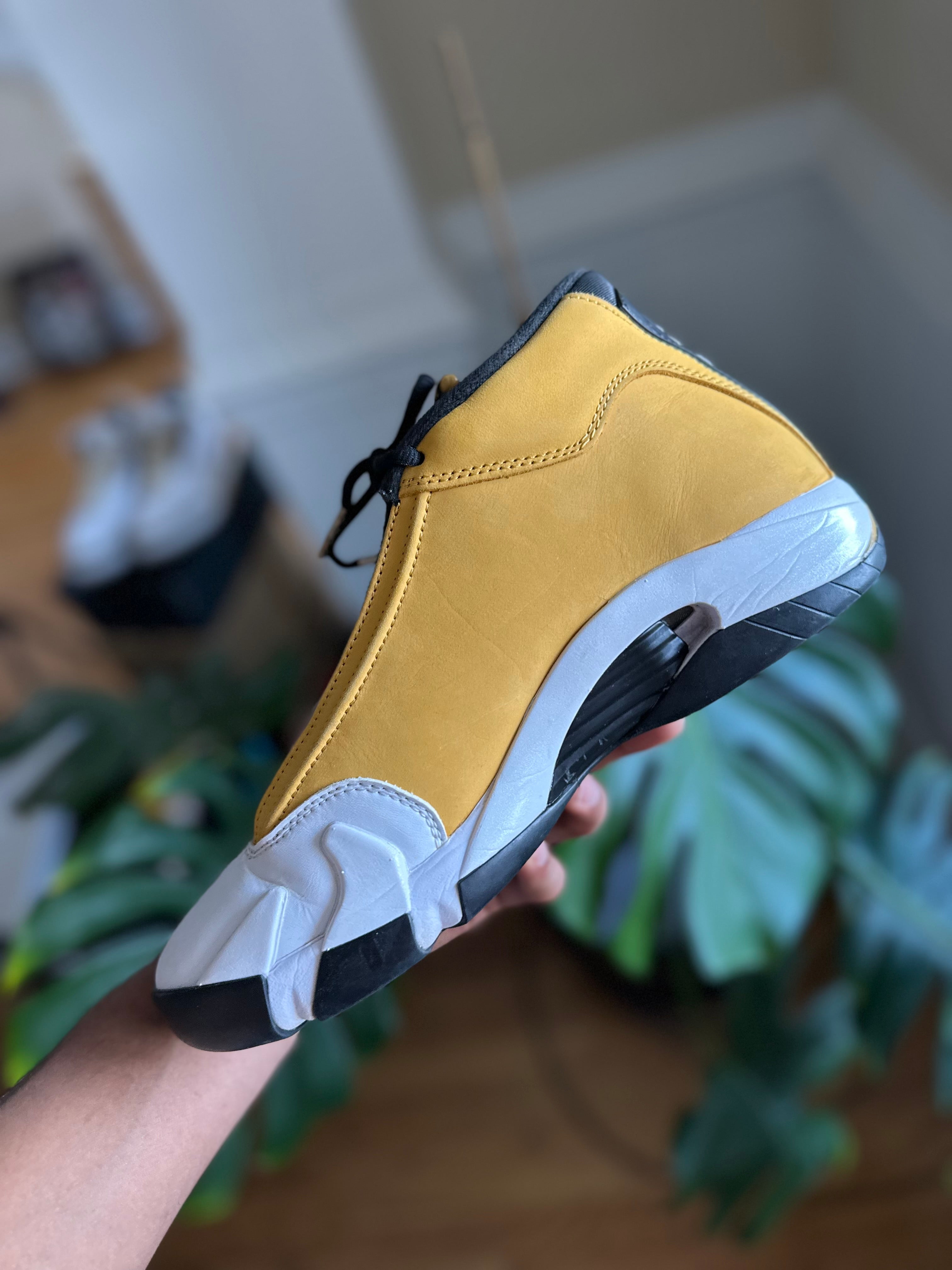 Size 9 - J14 ginger