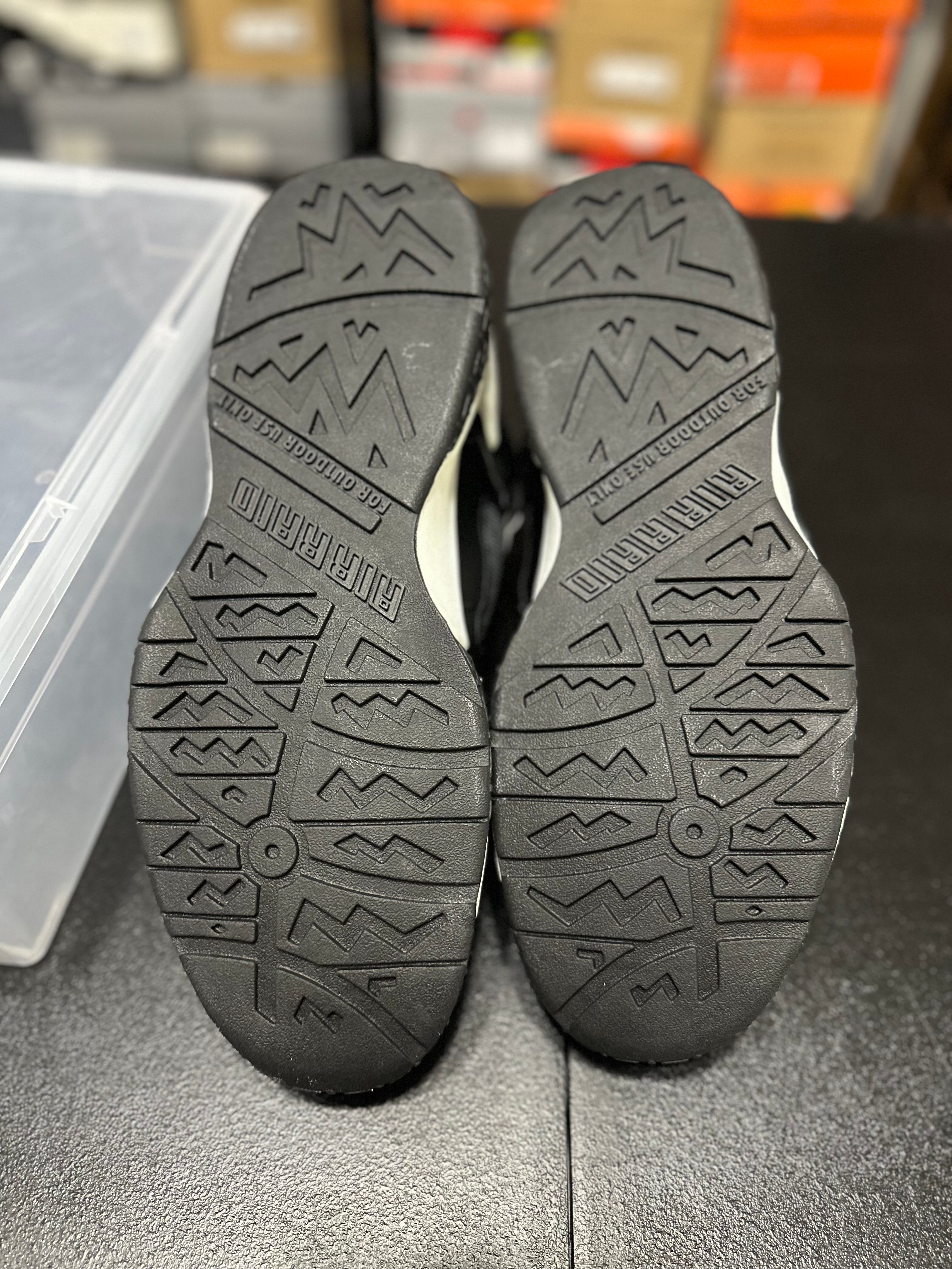 Size 14 - air raid OG black grey