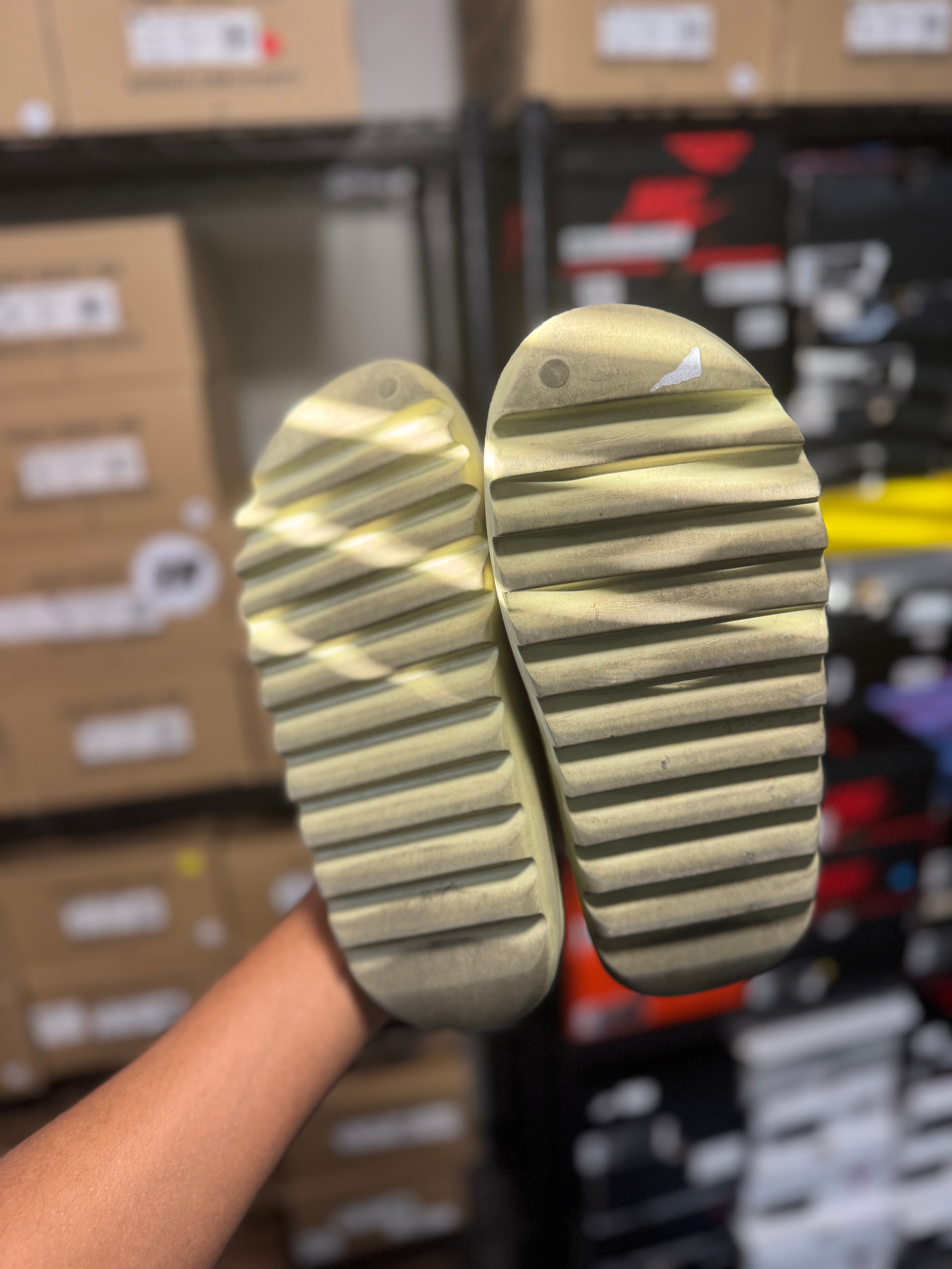 Size 8 - Yeezy Slide “resin”