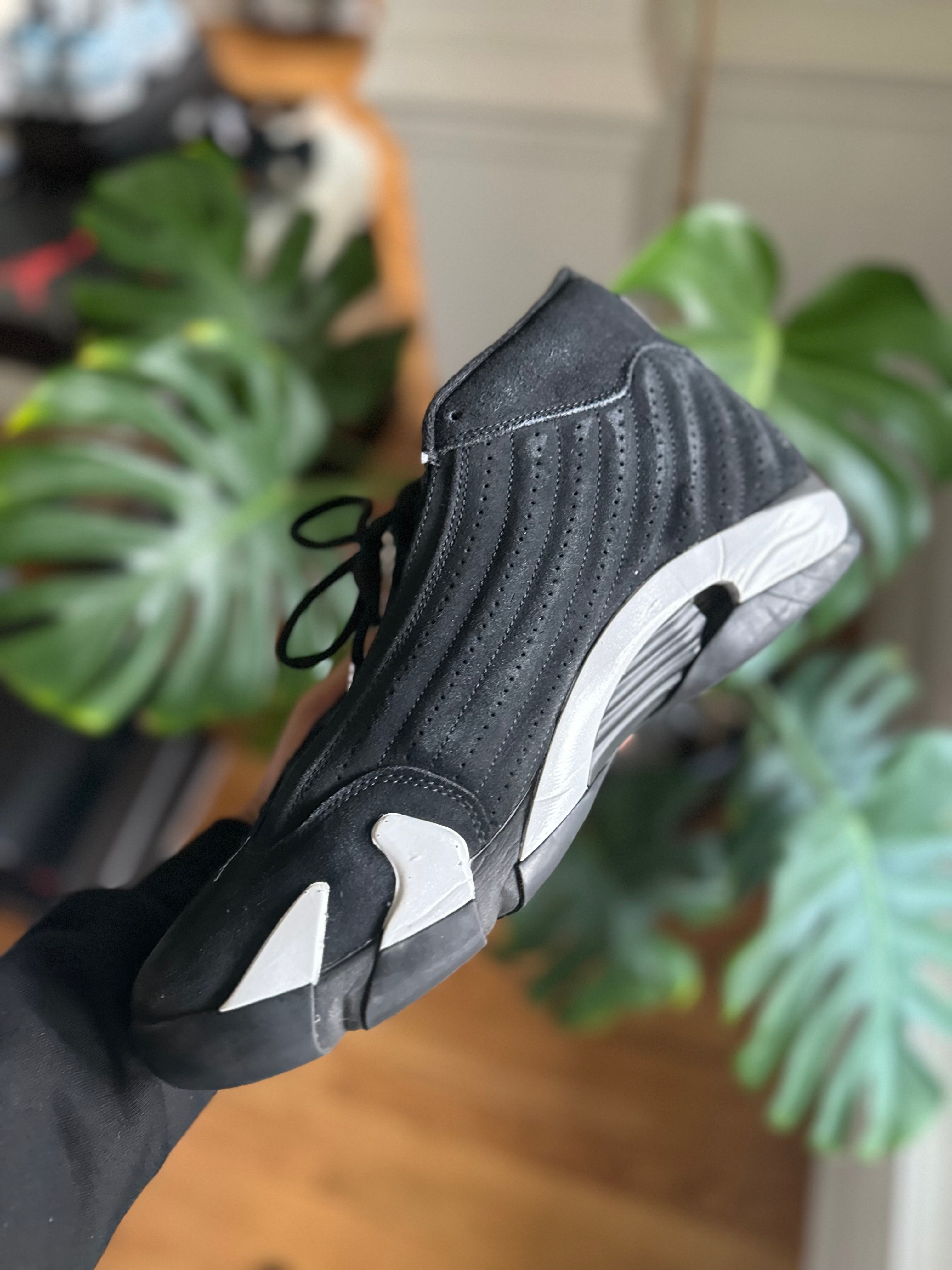 Size 13 - J14 black white