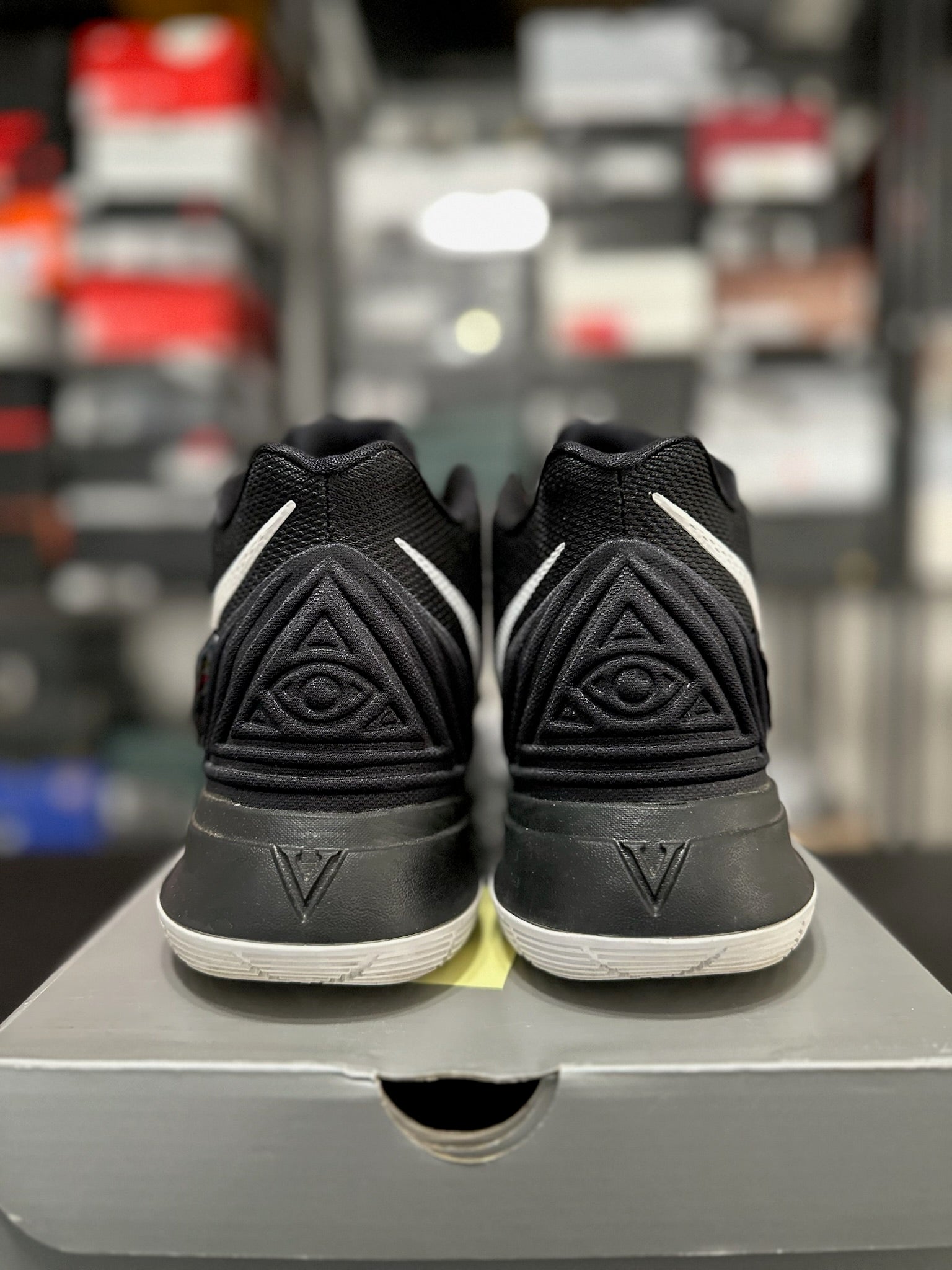 Size 12 - Kyrie 5 Friends