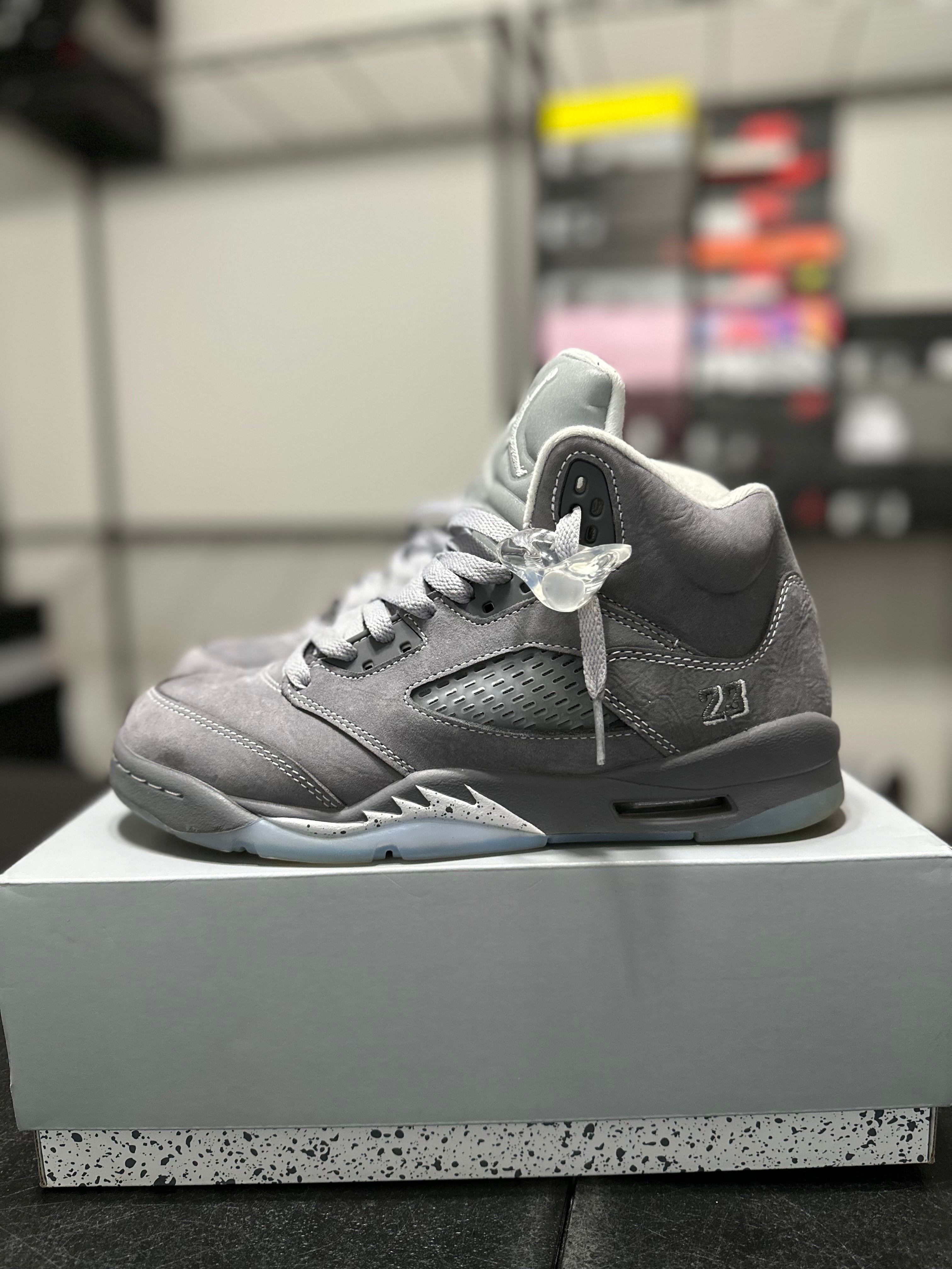 Size 7y - J5 wolf grey
