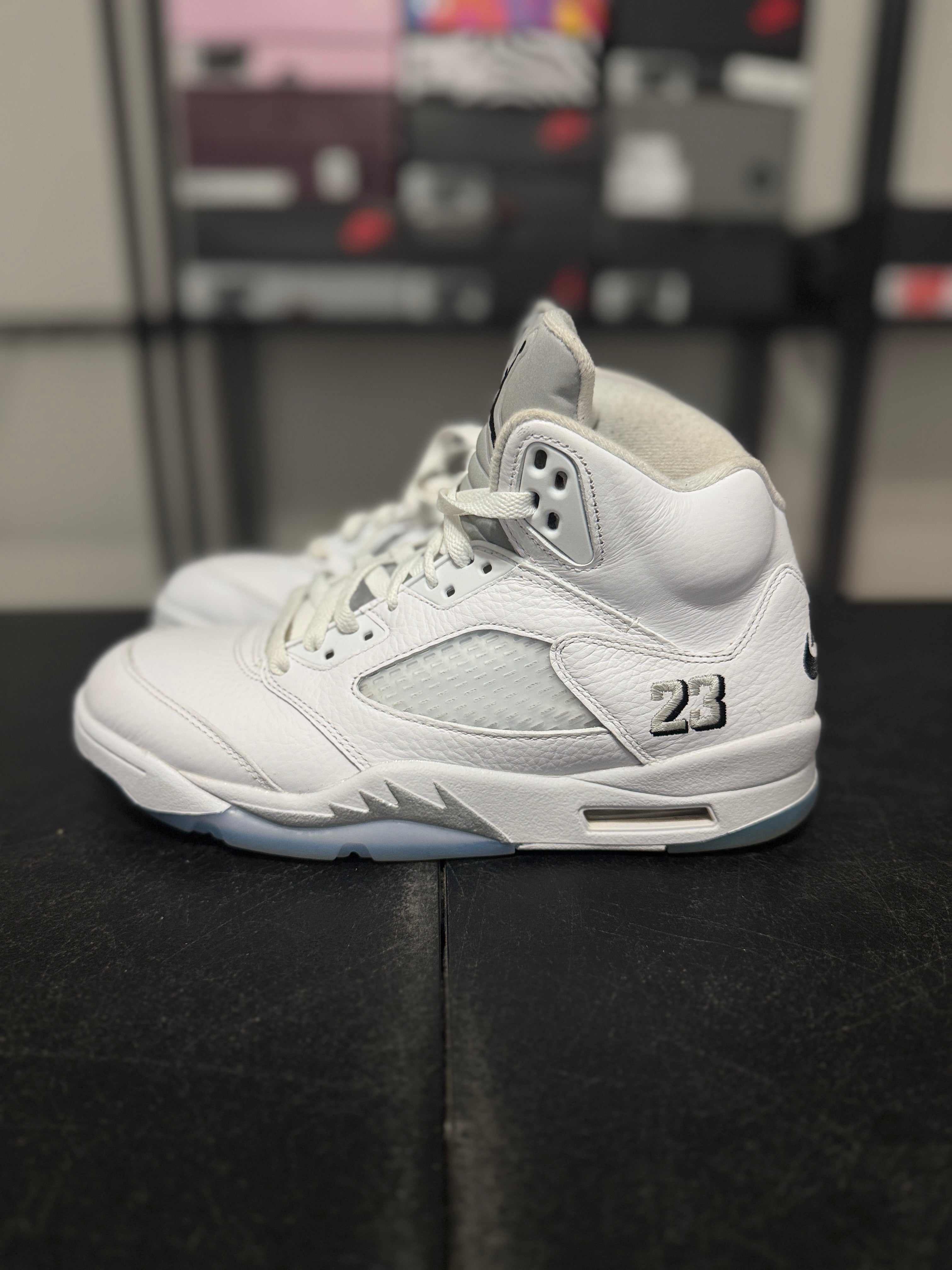 Size 8 - J5 white metallic