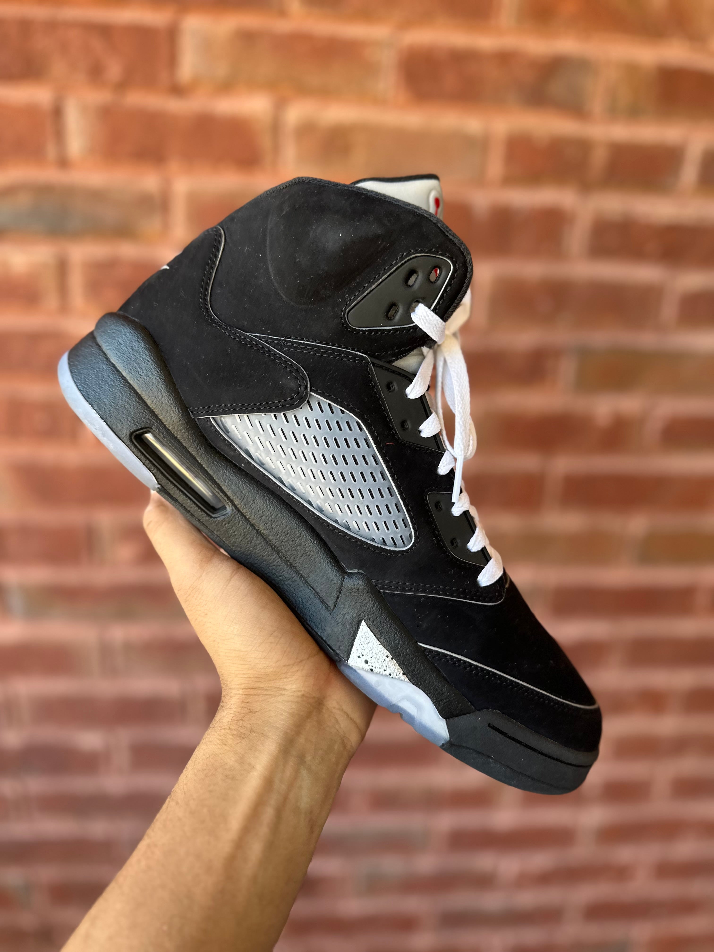 Size 12 - J5 black metallic 2025