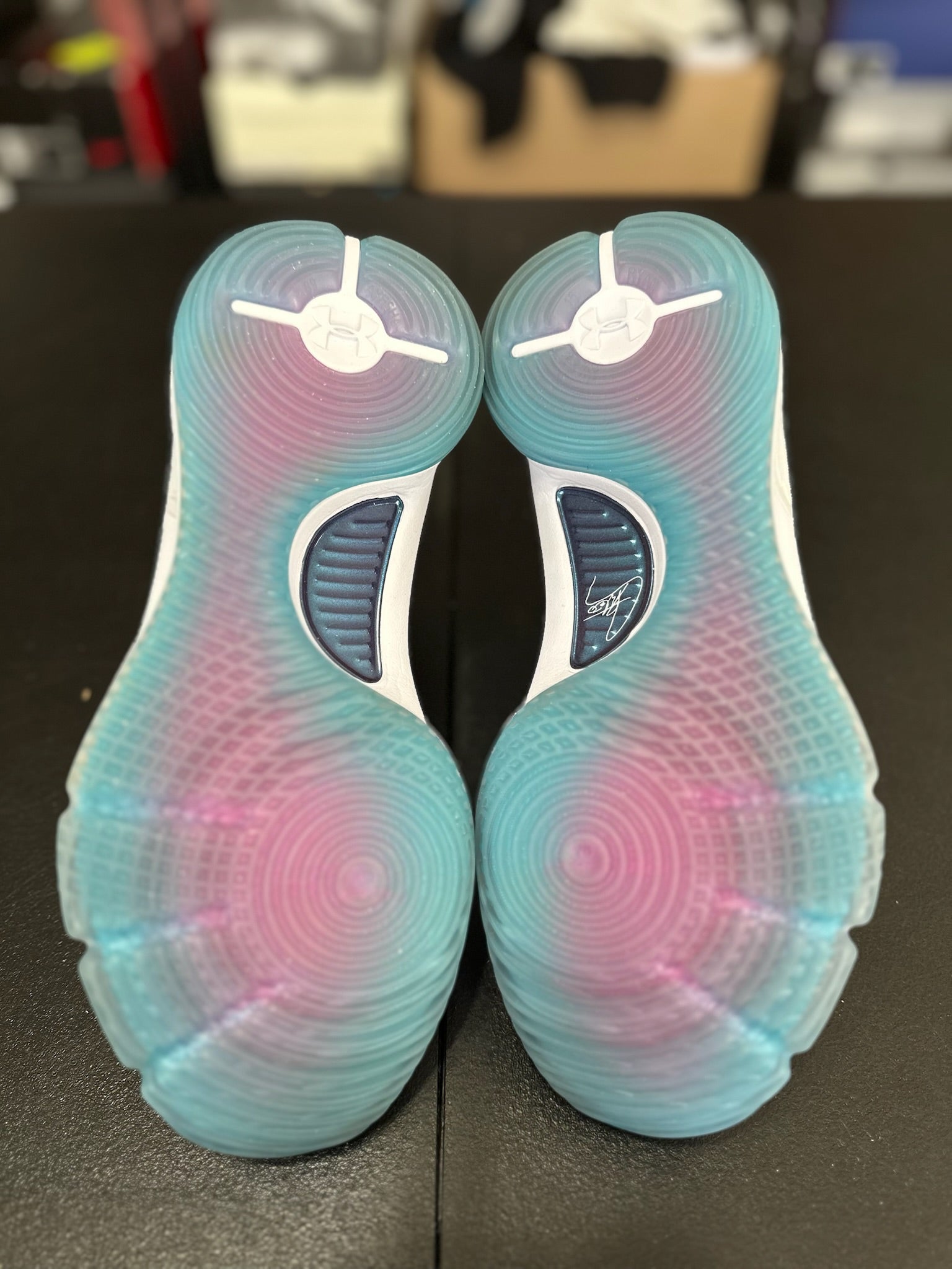 Size 9.5 - Curry 4 White/White DS