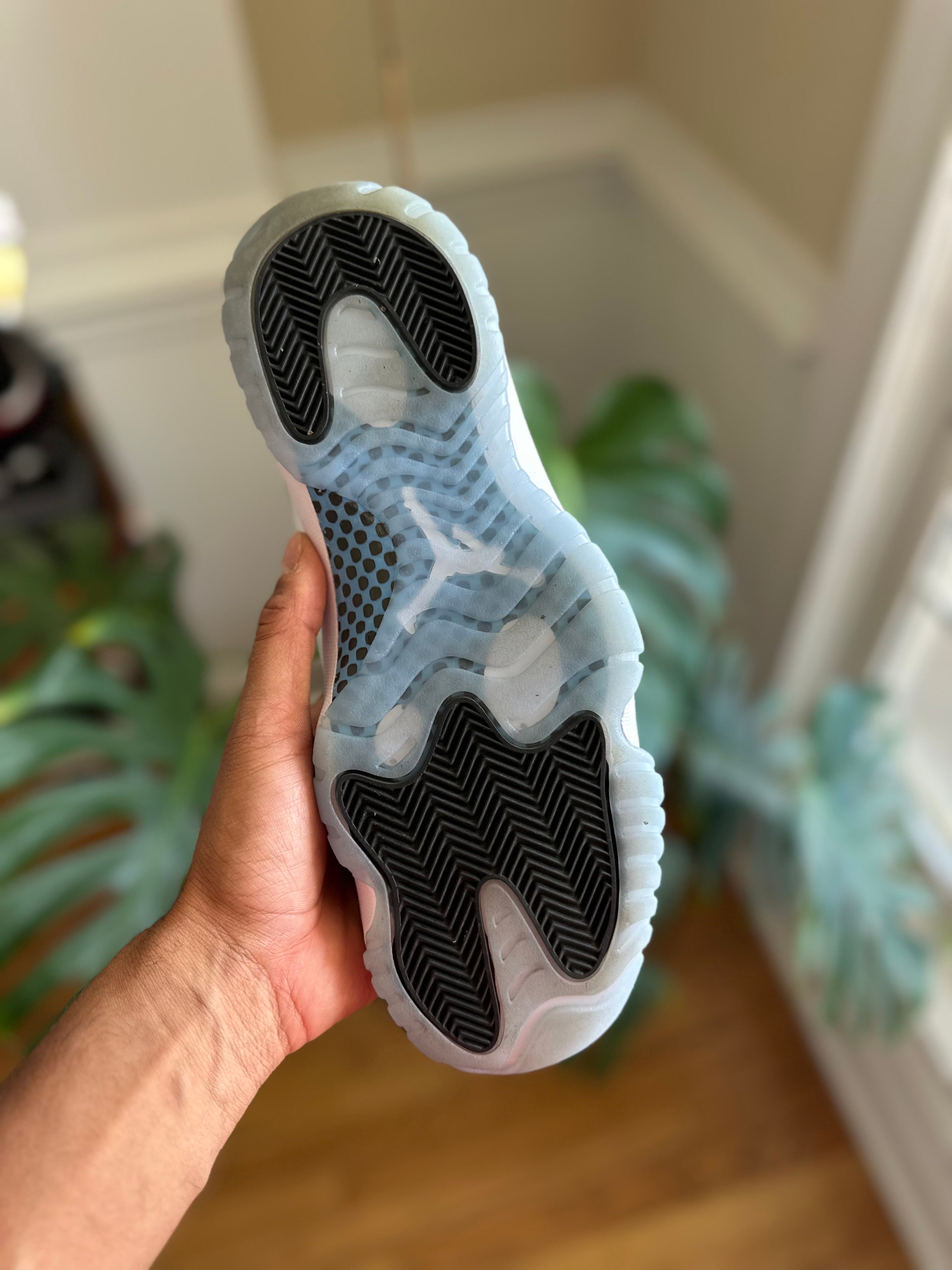 Size 10 - J11 legend blue