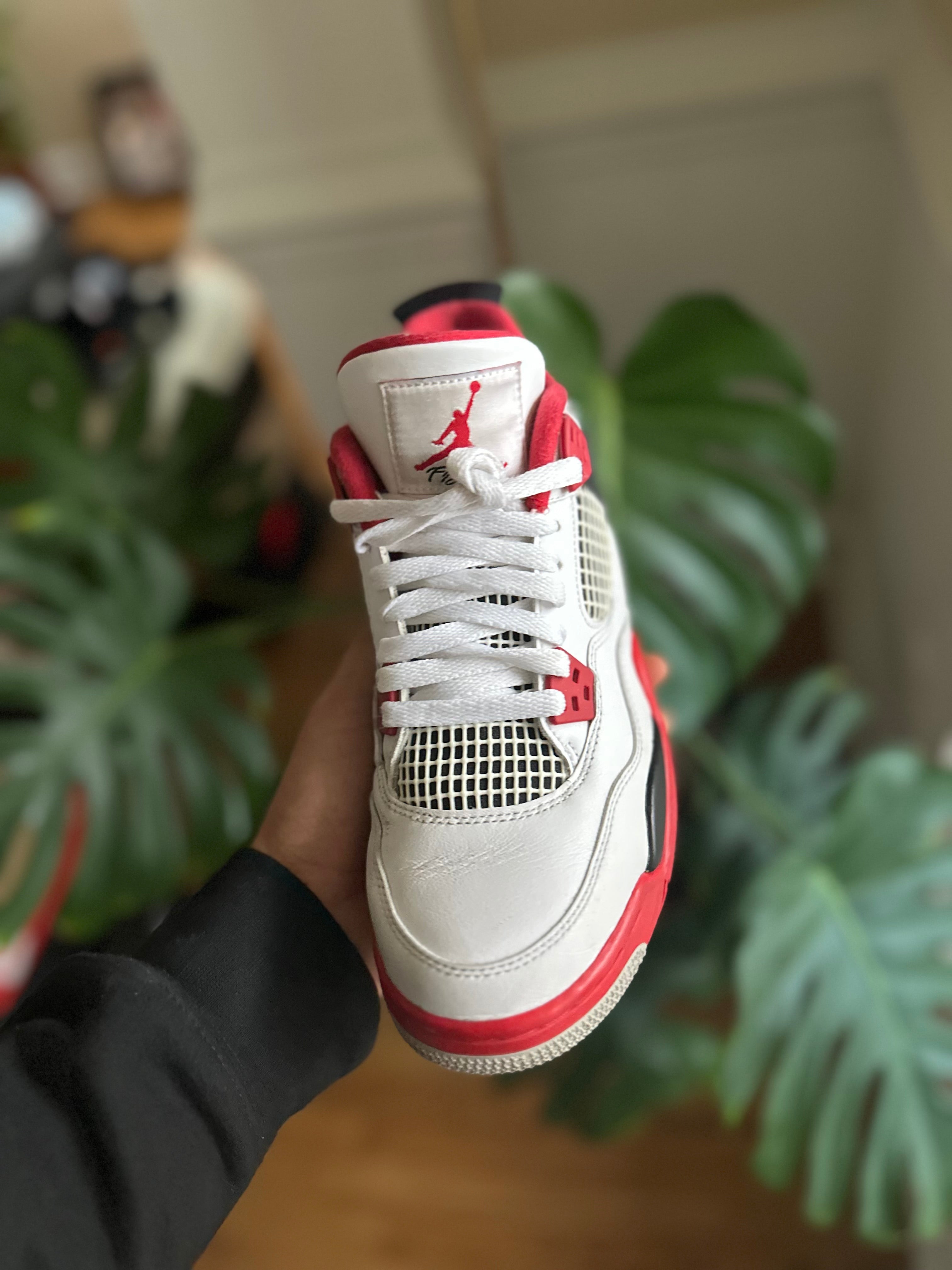 Size 7y - J4 fire red