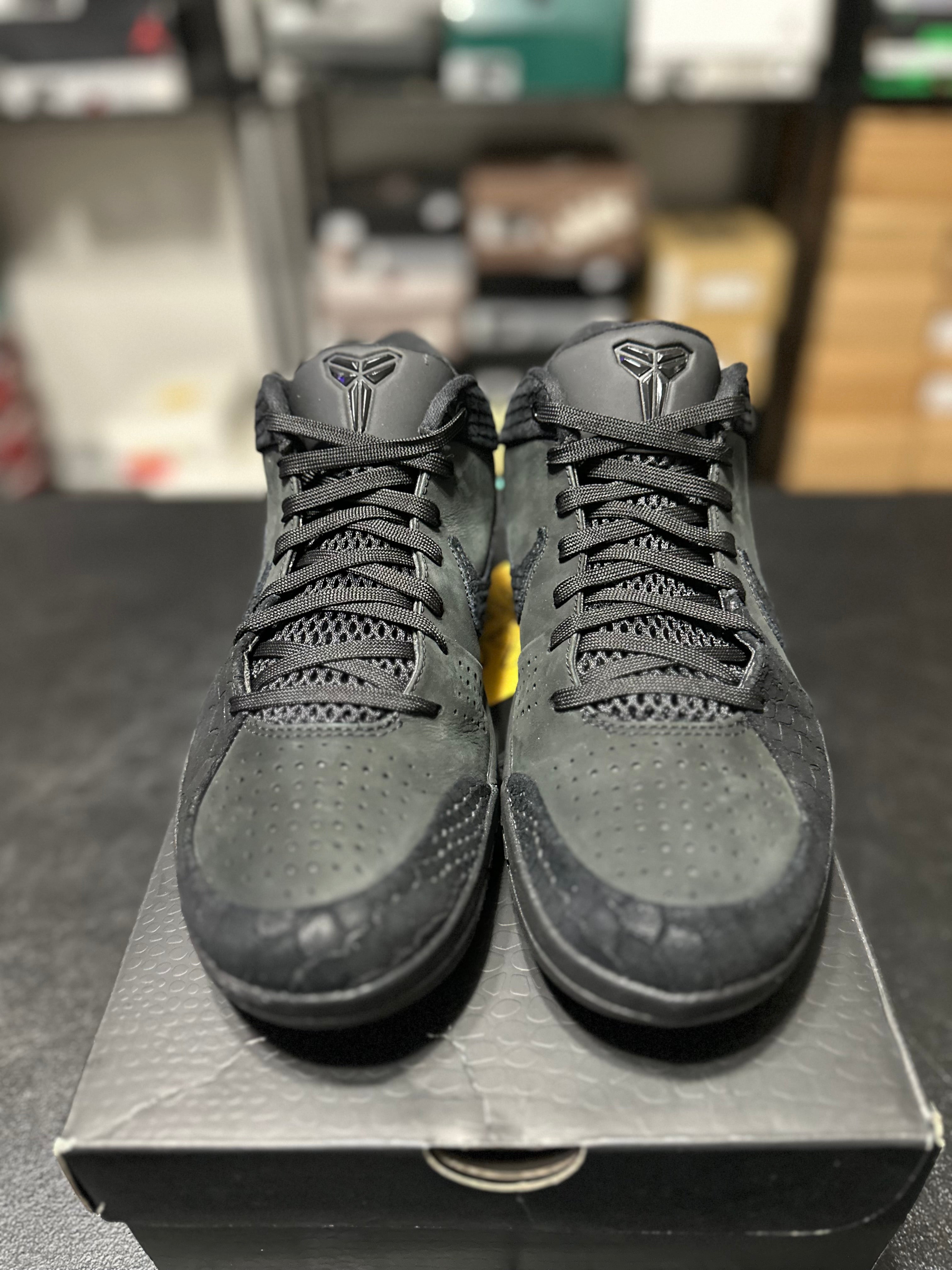 Size 8.5 - Kobe 4 protro gift of mamba