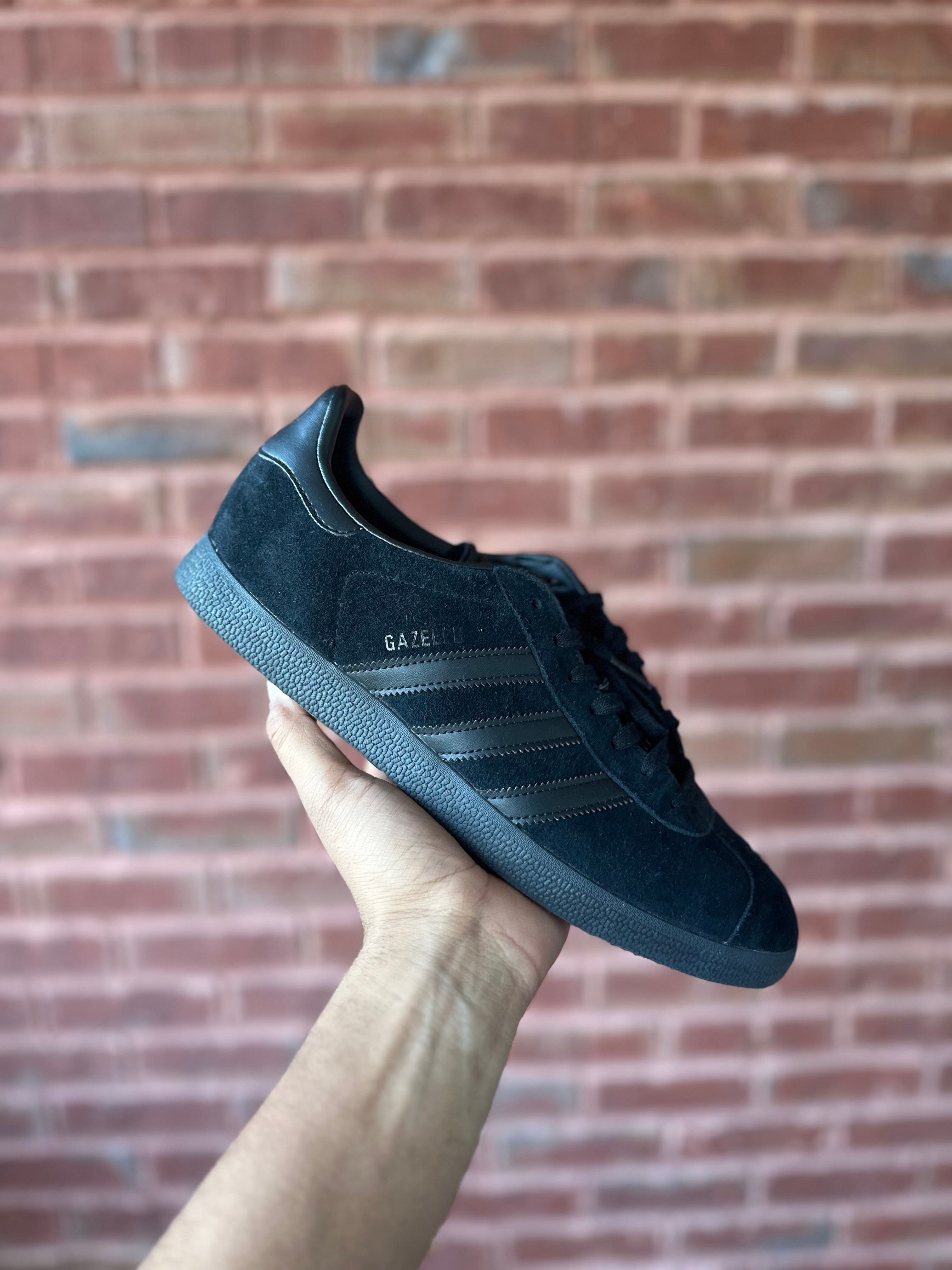 Size 11 - Gazelle triple black