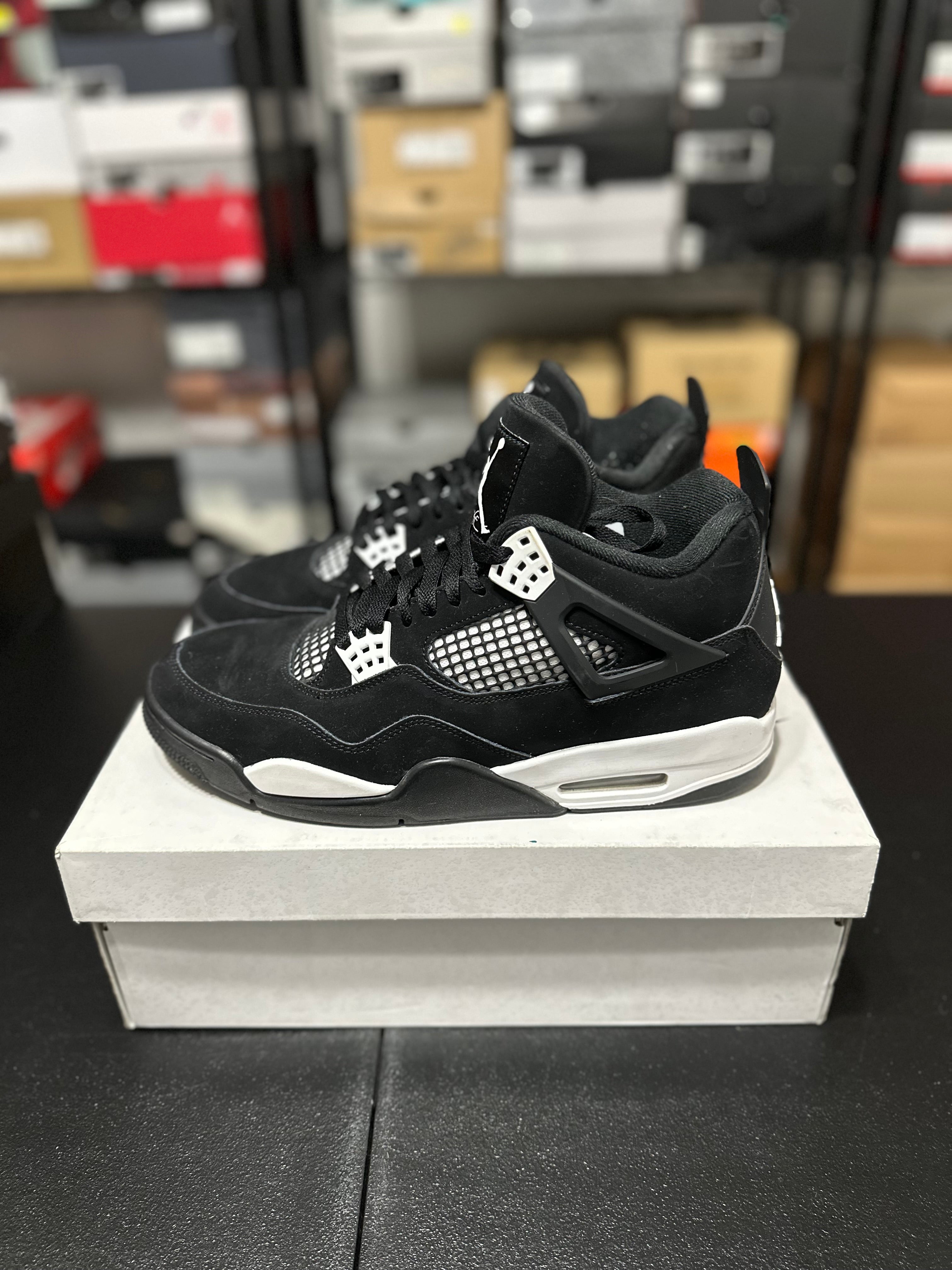 Size 11 - J4 white thunder